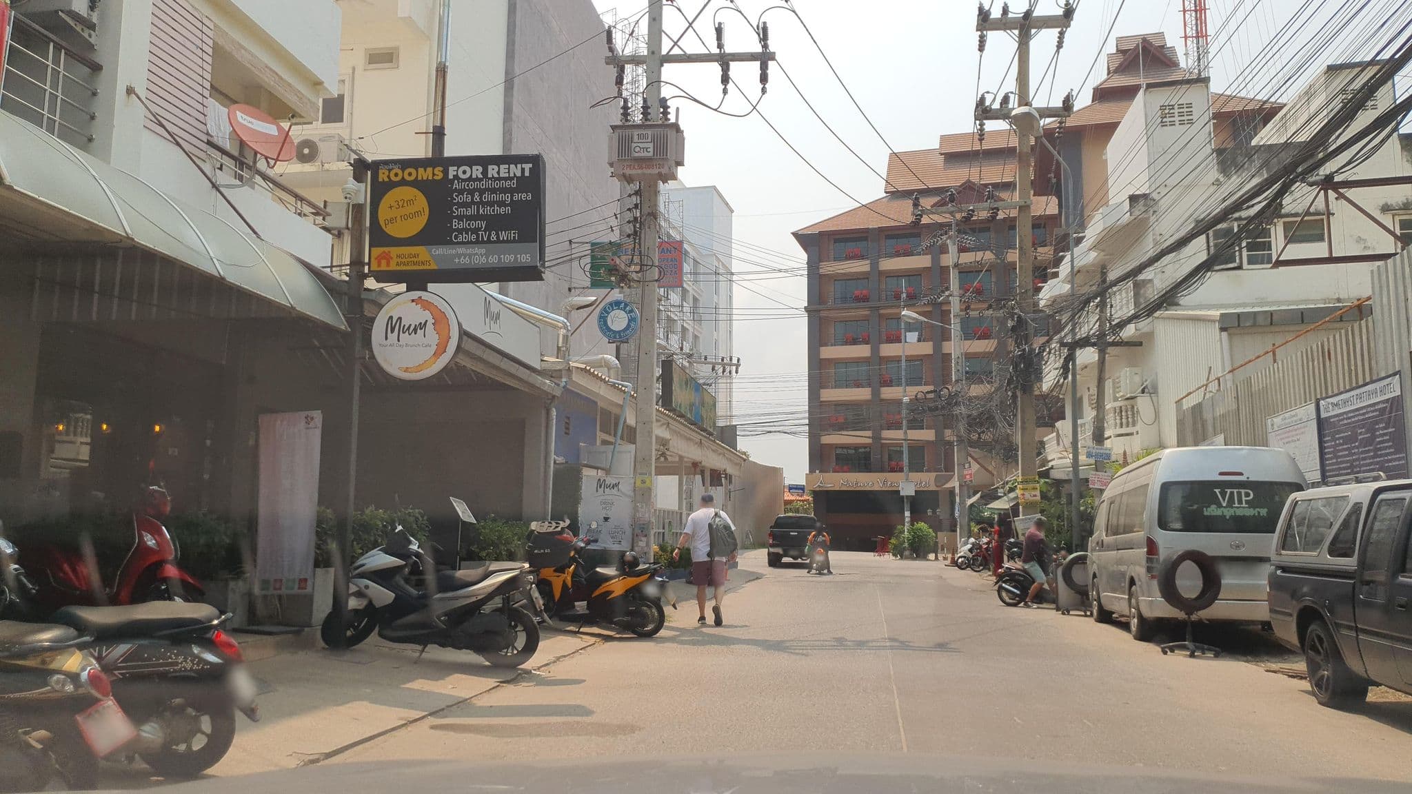 Street view near The Hideaway, Pattaya