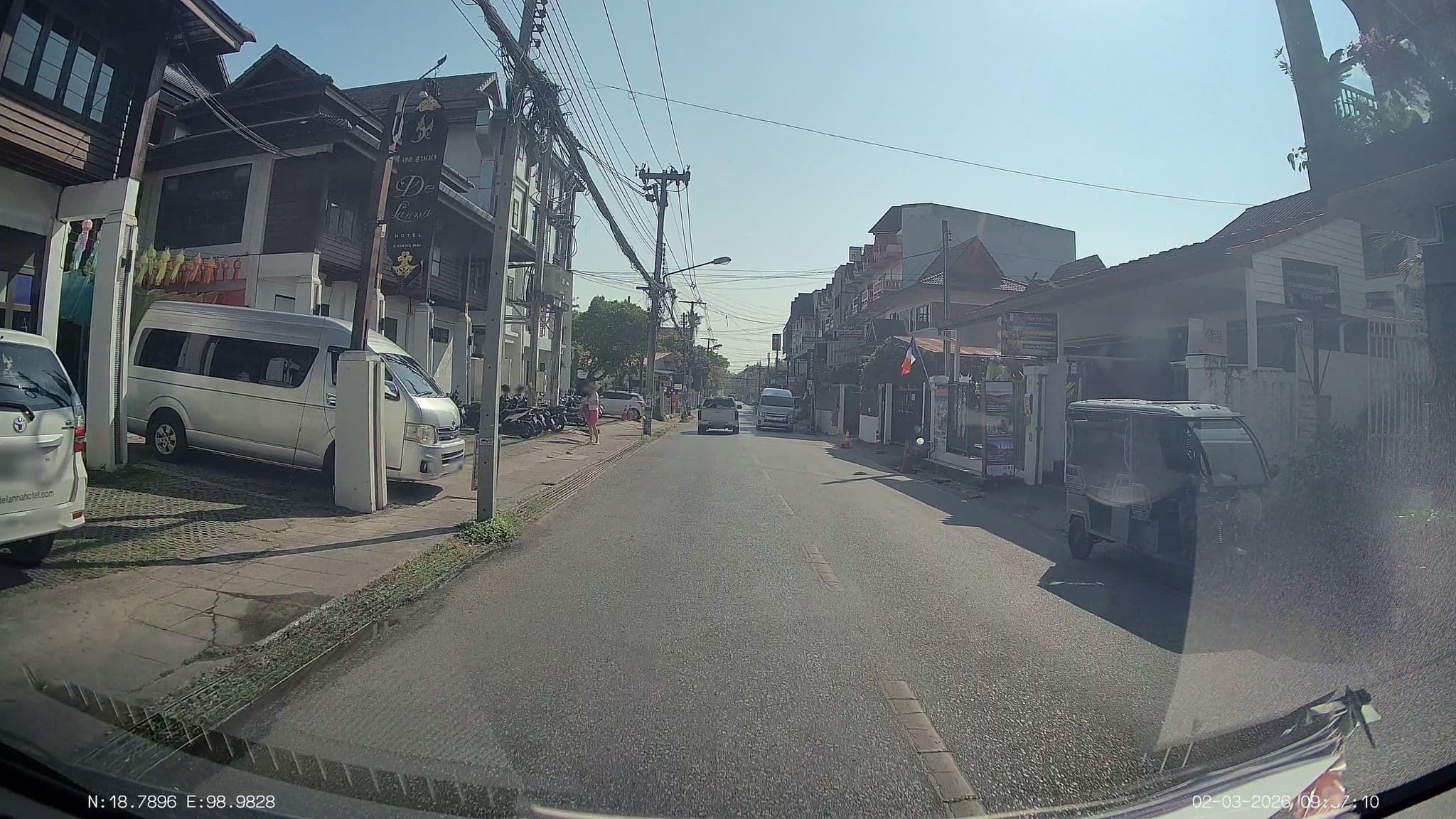 Street view near De Vieng Hostel, Chiang Mai — © ThailandCambodia (CC BY-SA · Mapillary)