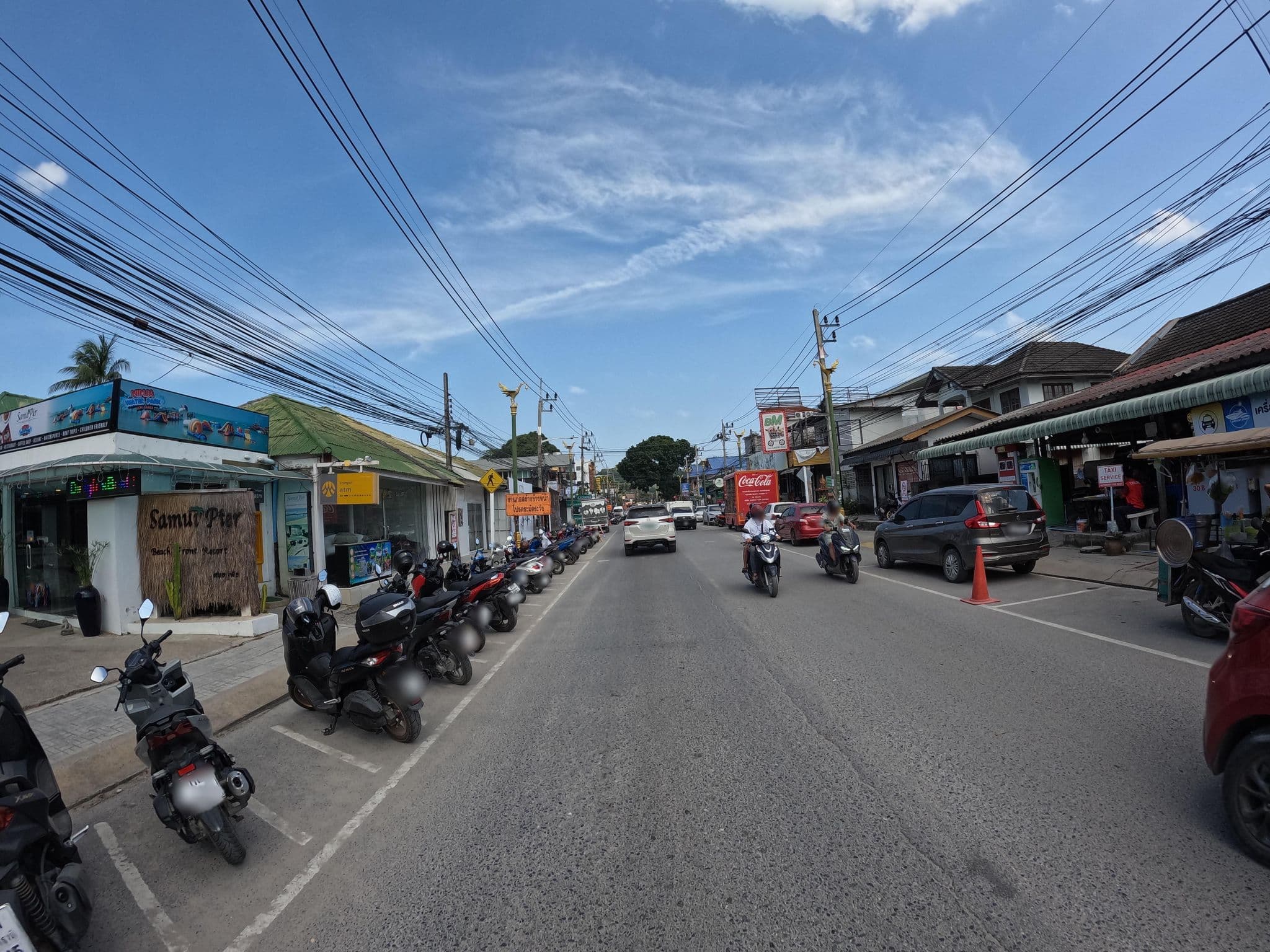 Street view near Punnpreeda Beach Resort Samui, Ko Samui — © lucomsky (CC BY-SA · Mapillary)