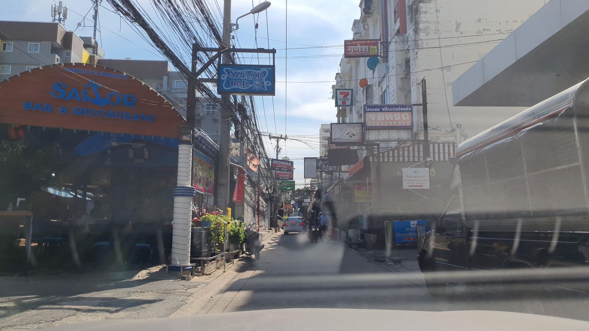 Street view near Smiler's Bar, Pattaya