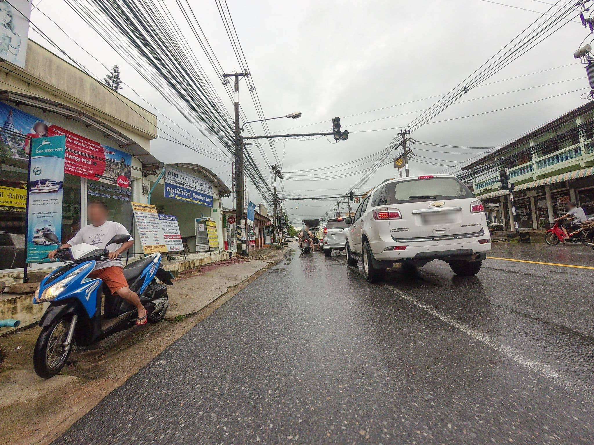 Street view near Tams Guesthouse, Ko Samui