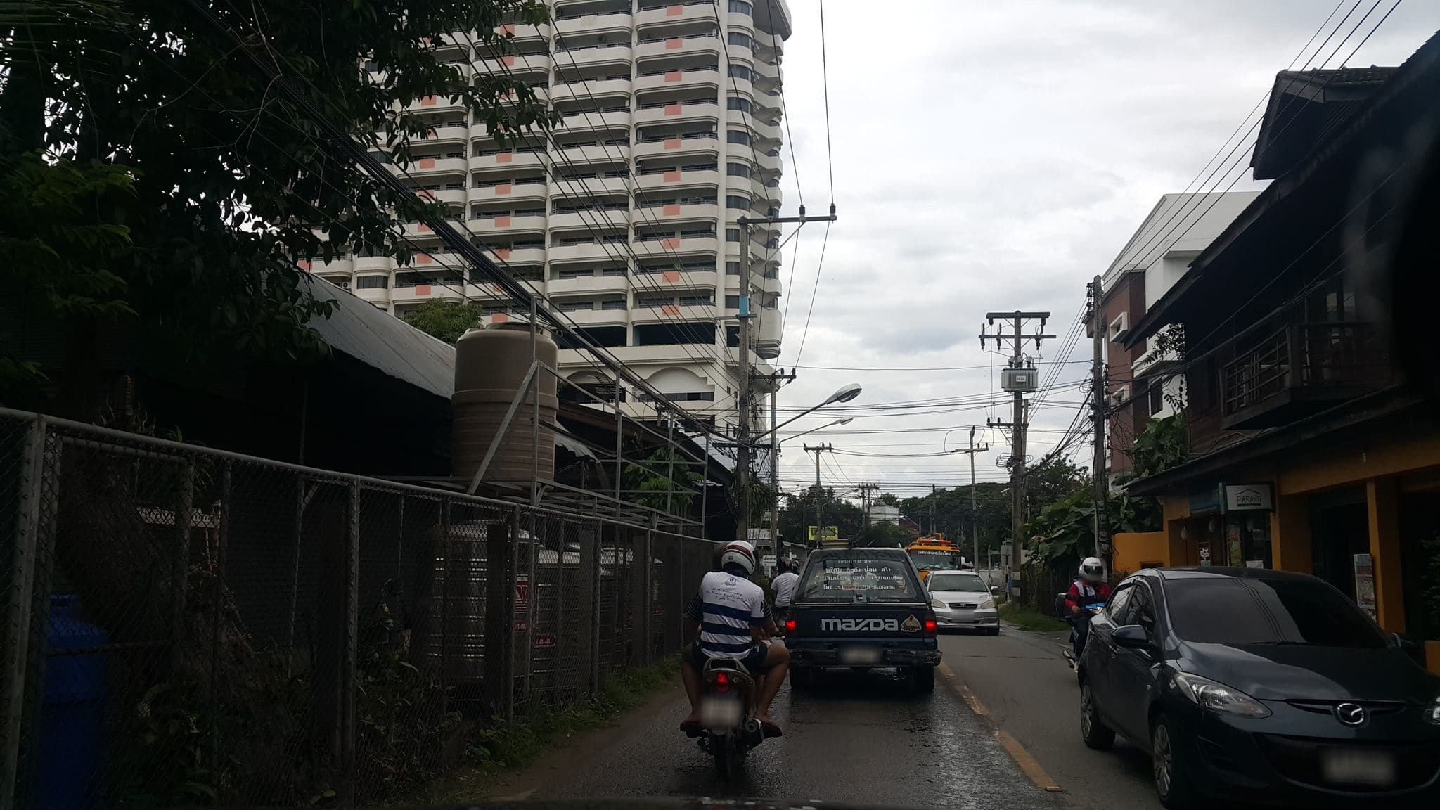 Street view near Parami Guest House, Chiang Mai