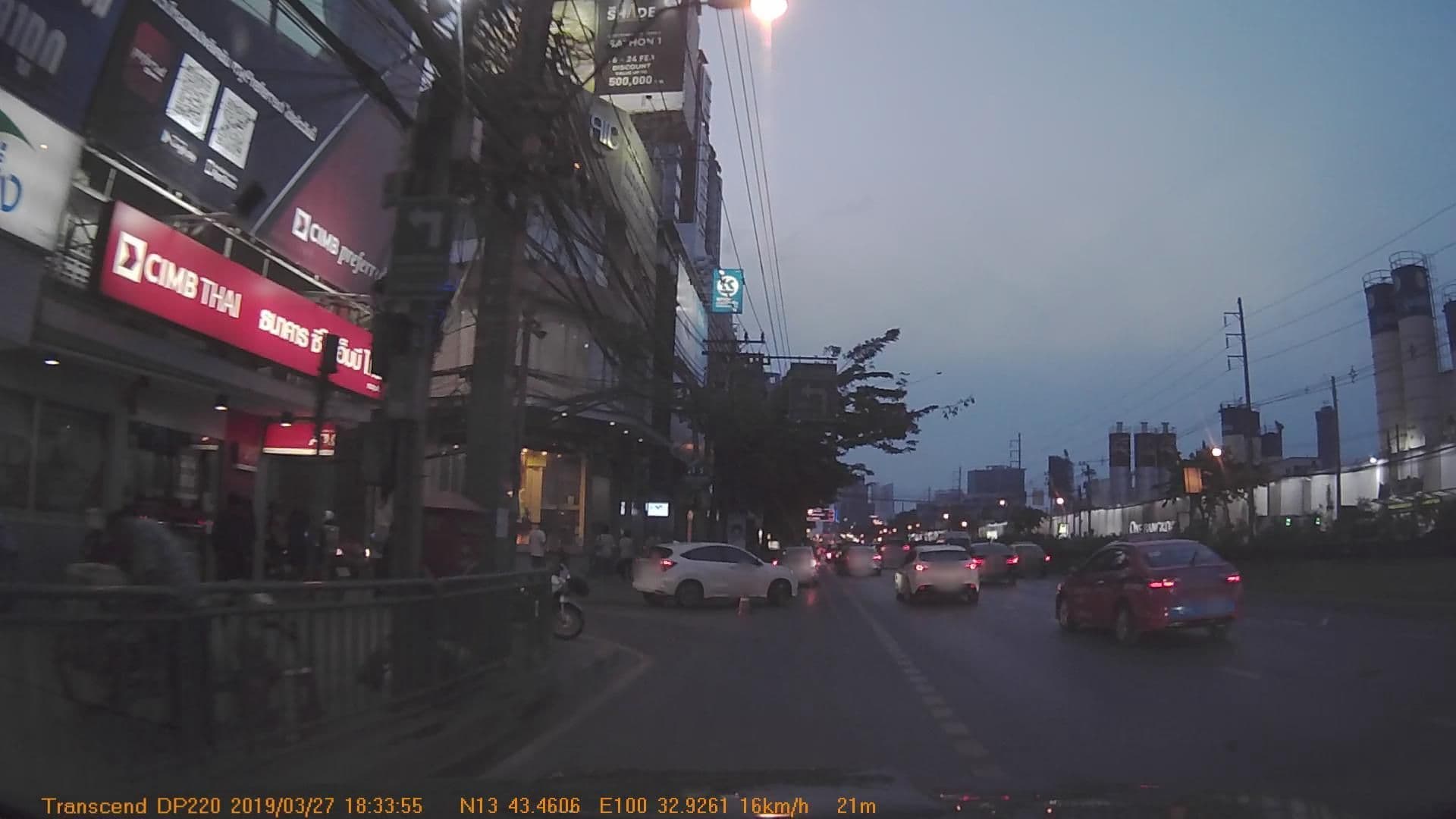 Street view near etzz hotel, Bang Rak — © mapcreator (CC BY-SA · Mapillary)