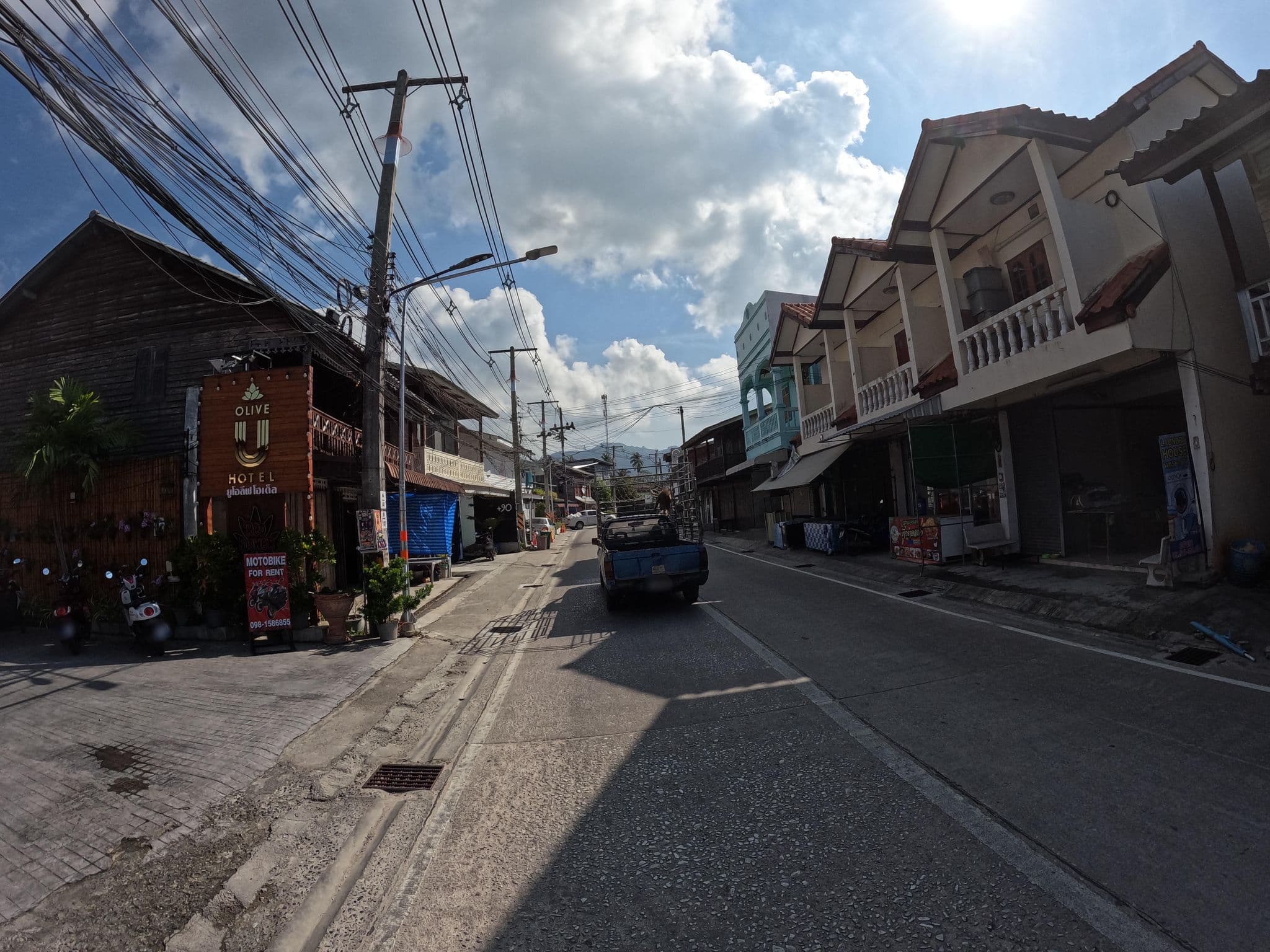 Street view near The One Way hostel, Ko Pha Ngan