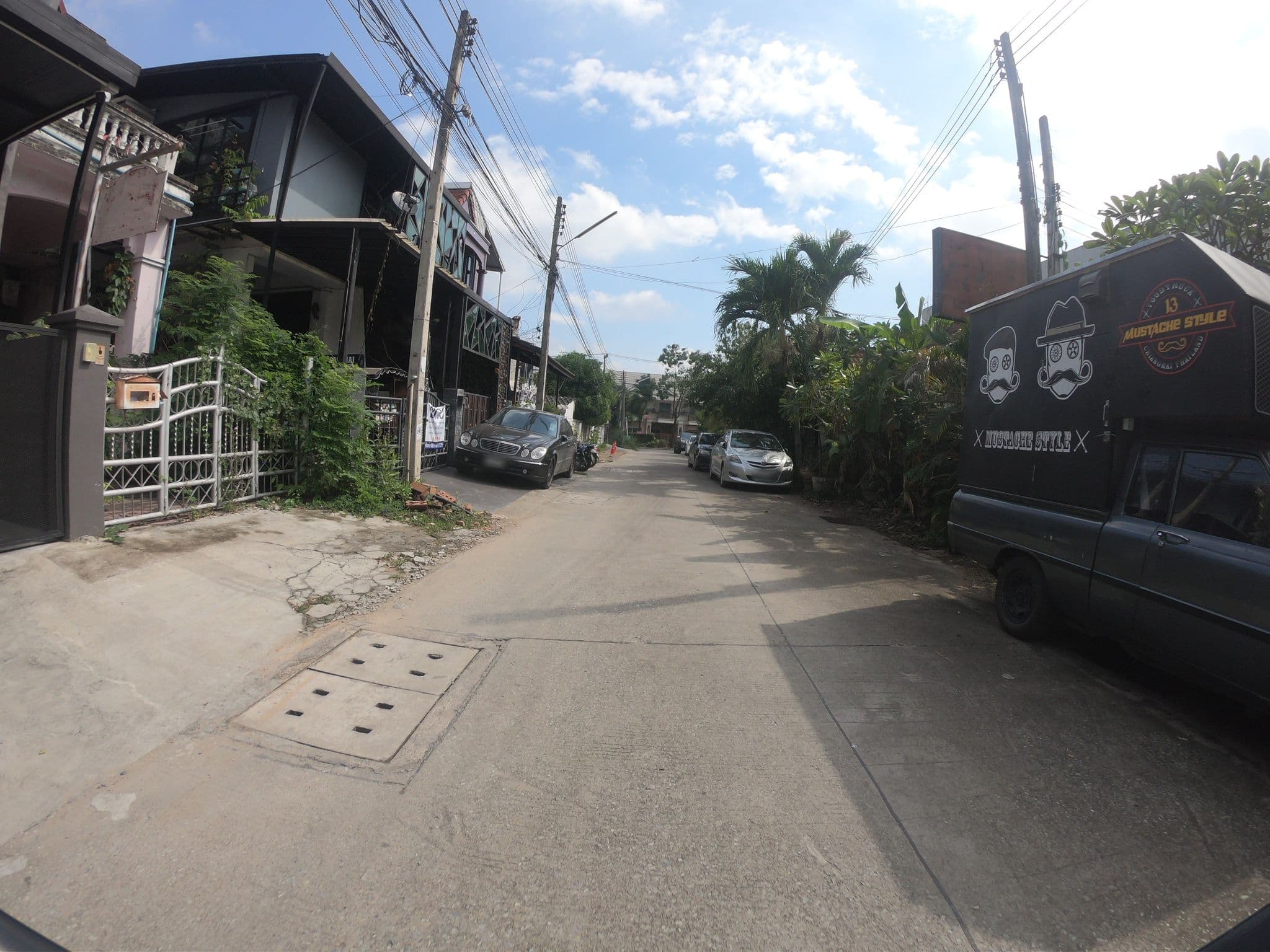 Street view near Mars Moon, Chiang Mai — © chanuwath_grab (CC BY-SA · Mapillary)