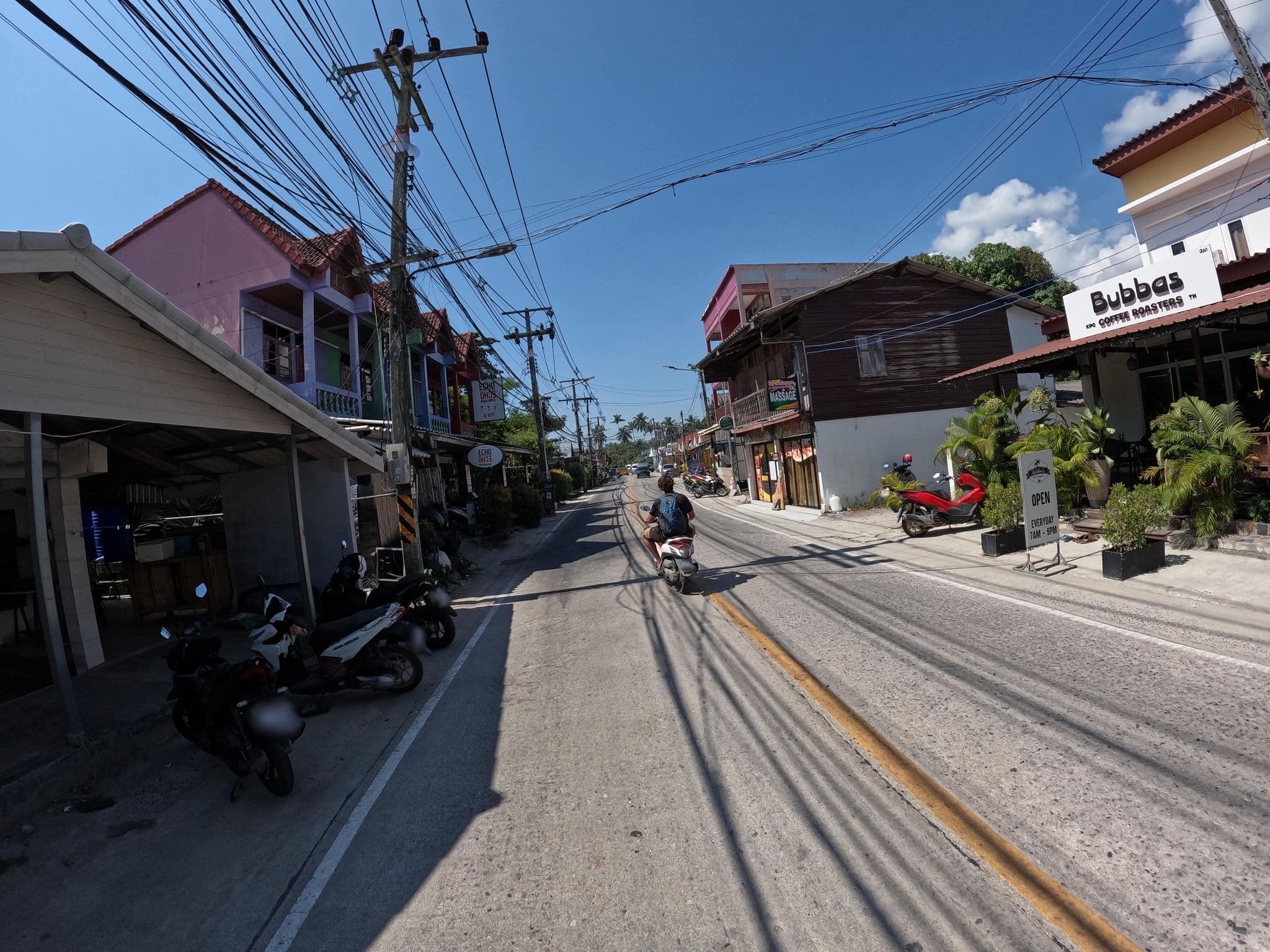 Street view near Baan Tai Backpackers, Ko Pha Ngan