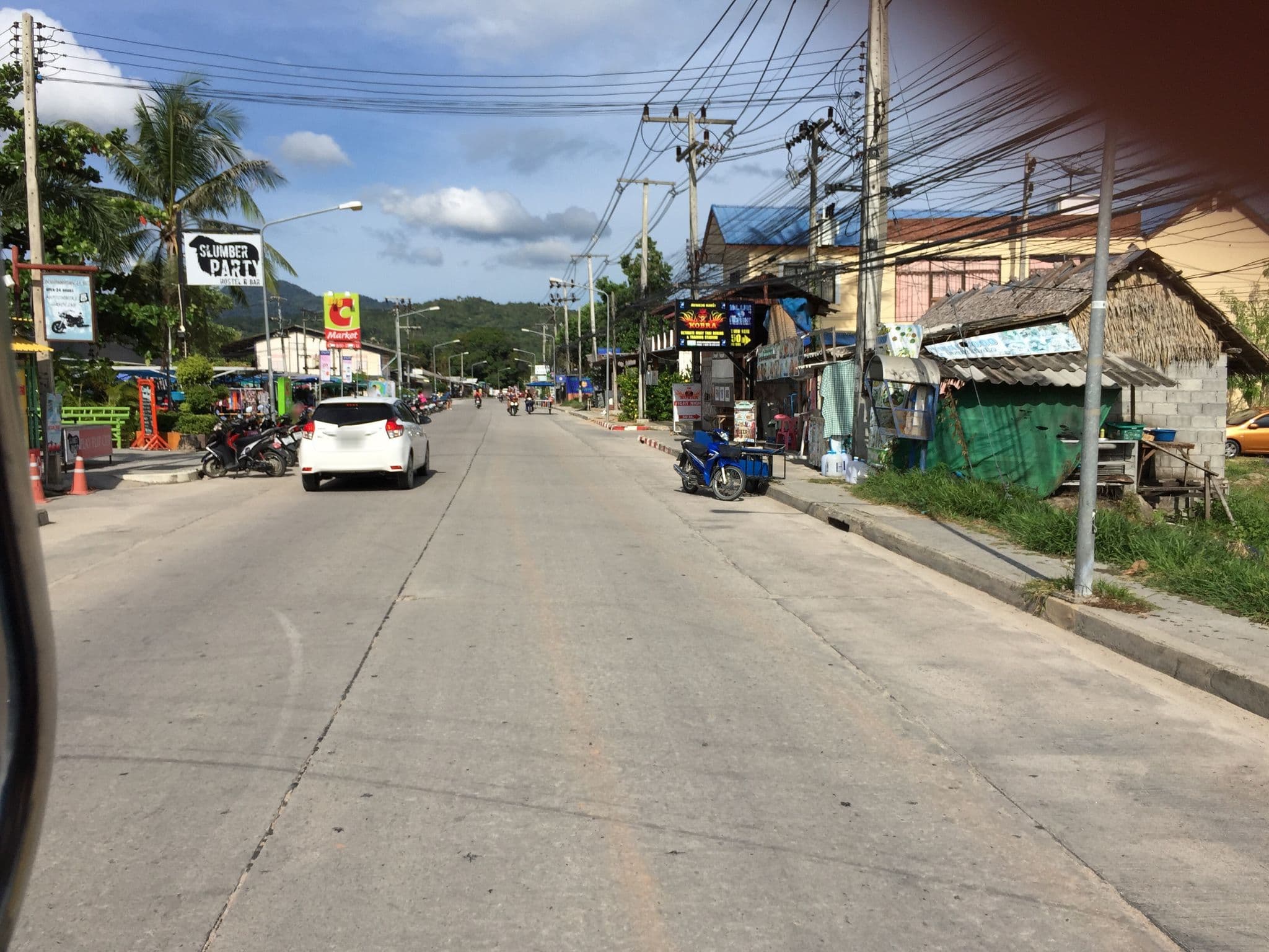 Street view near Slumber Party Hostel & Bar, Ko Pha Ngan