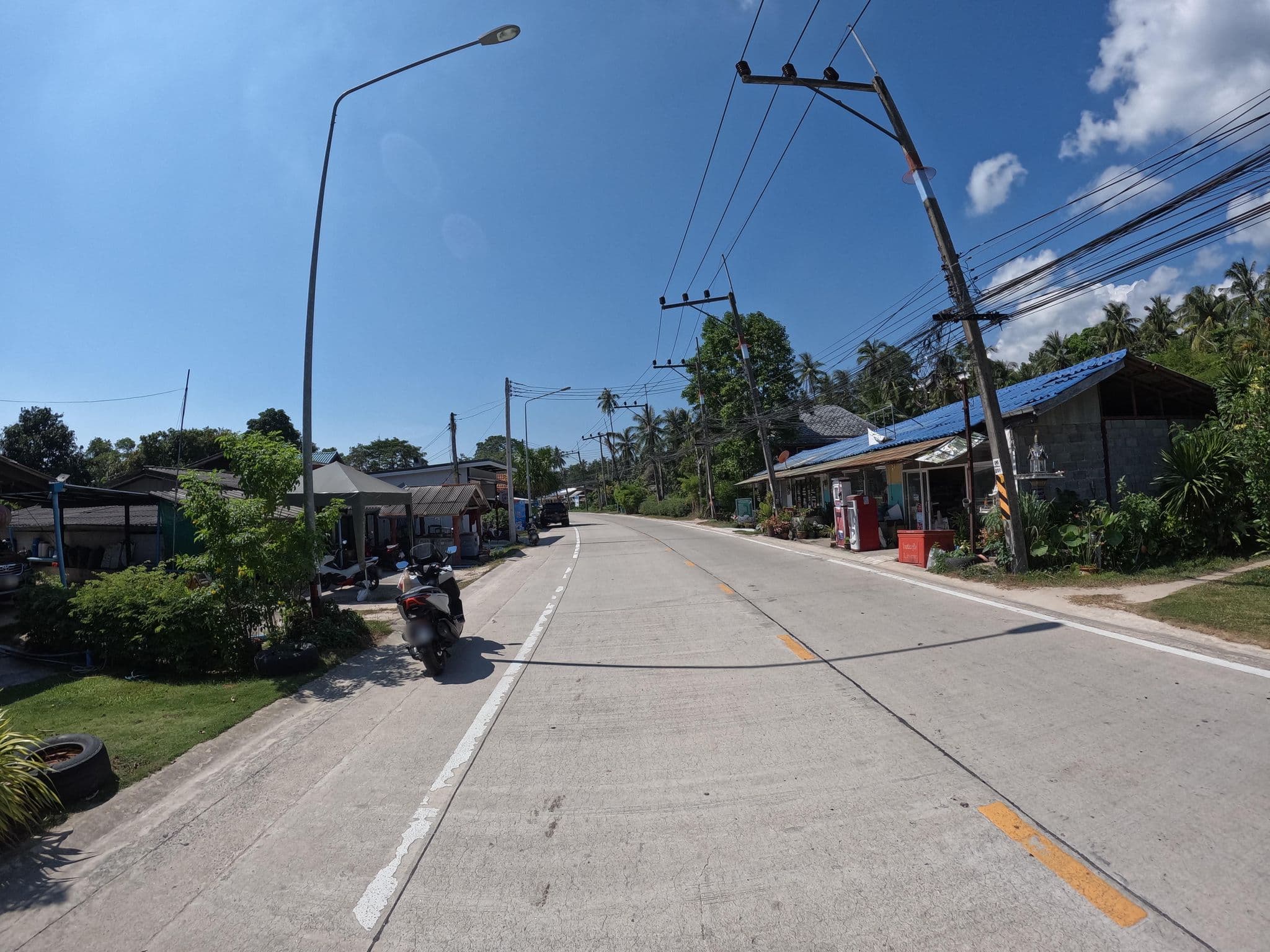 Street view near Rung Phangan, Ko Pha Ngan
