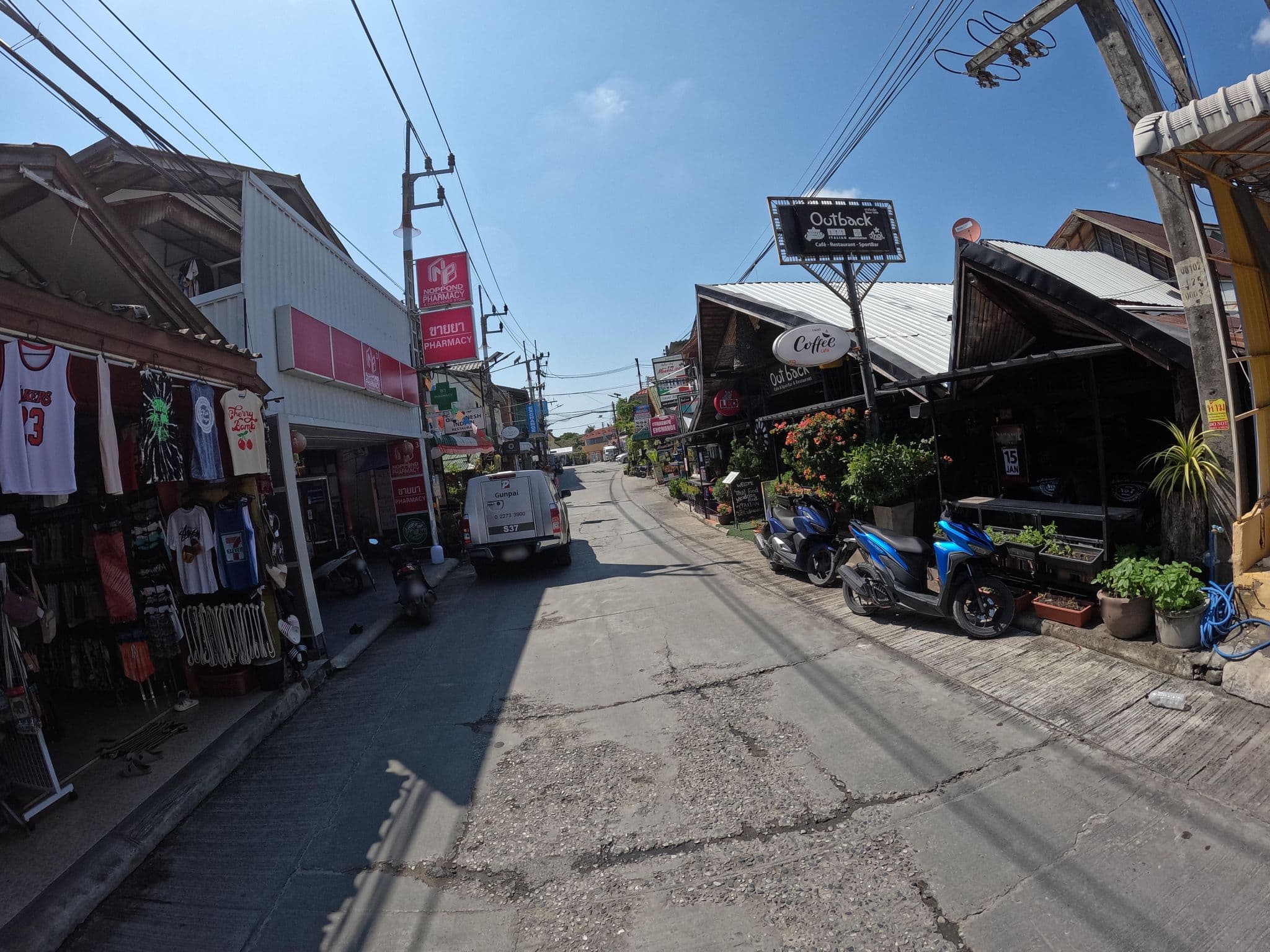 Street view near S & C Hostel, Ko Pha Ngan