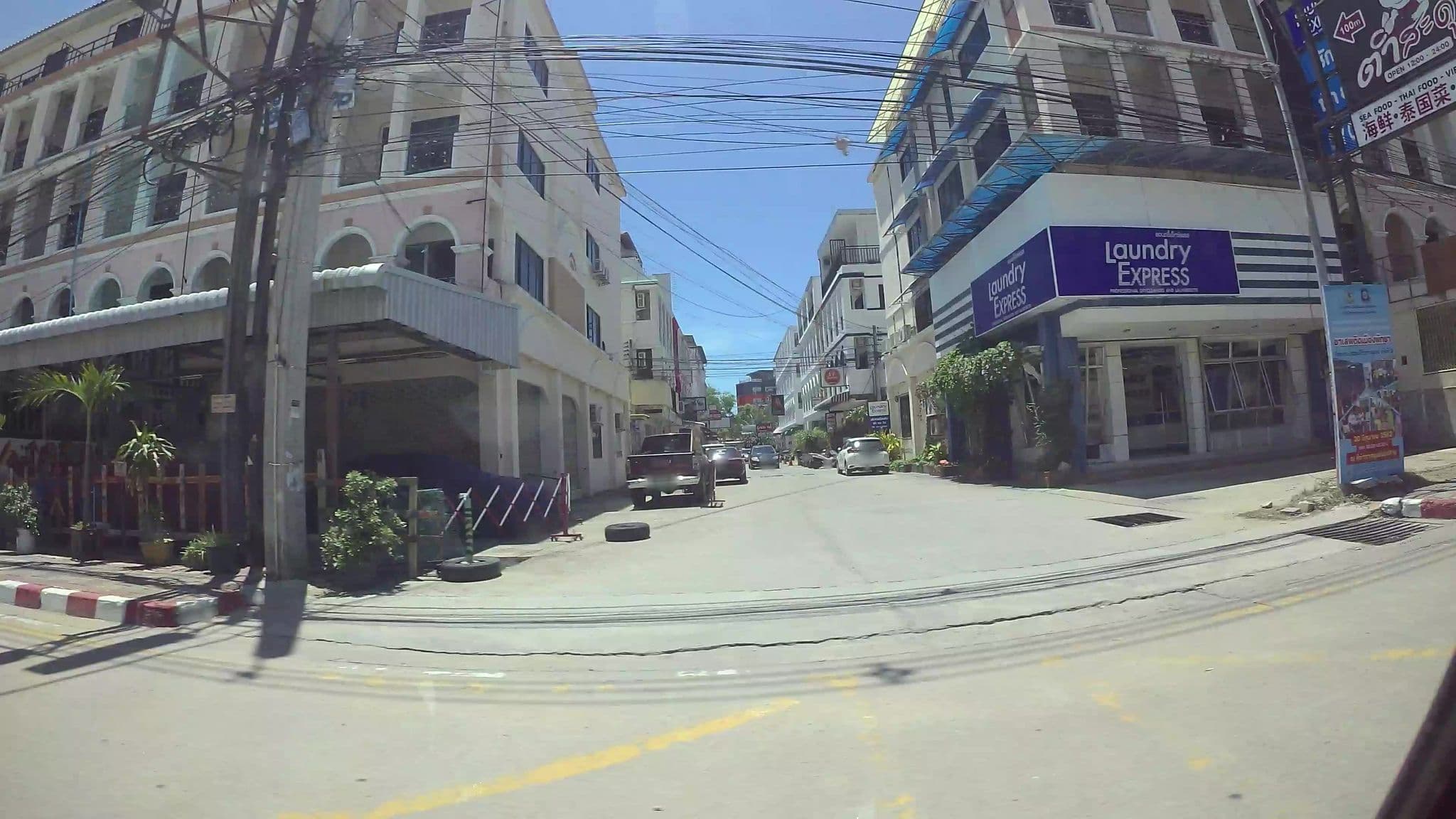 Street view near Tiger Guesthouse, Pattaya — © kaart_3 (CC BY-SA · Mapillary)