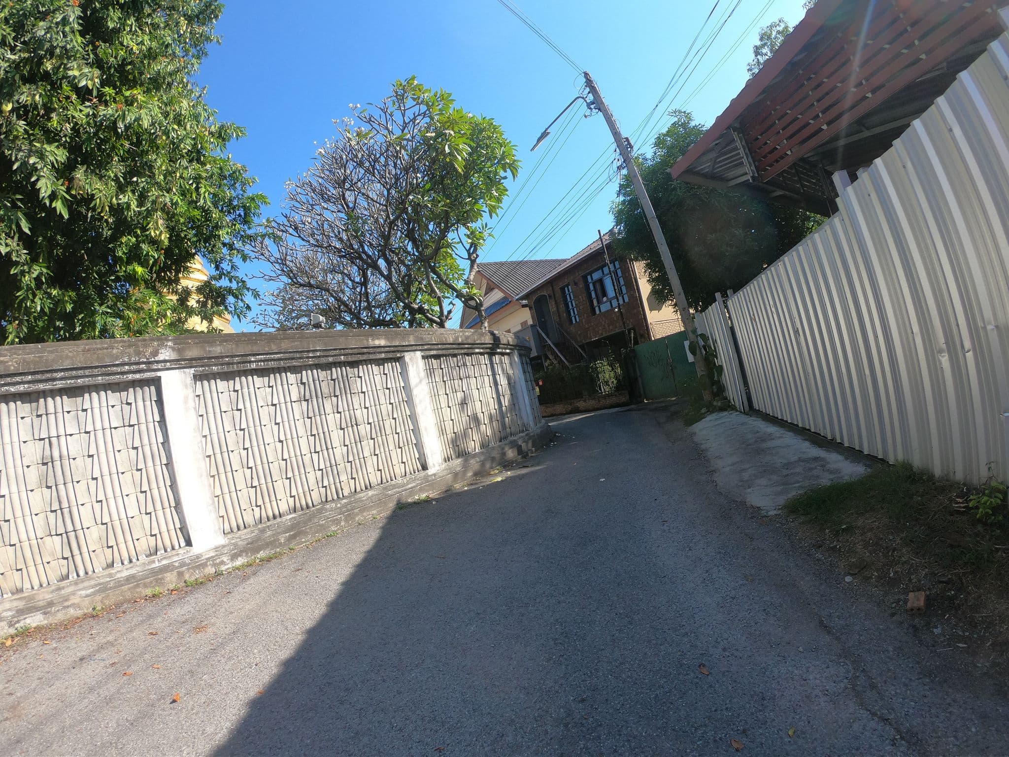 Street view near Ammaraphat House, Chiang Mai