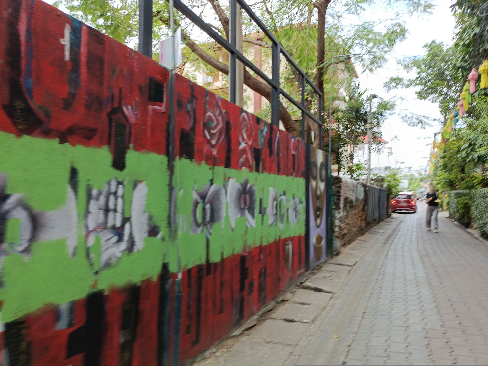 Street view near Jonada Guest House, Chiang Mai — © skillsy (CC BY-SA · Mapillary)