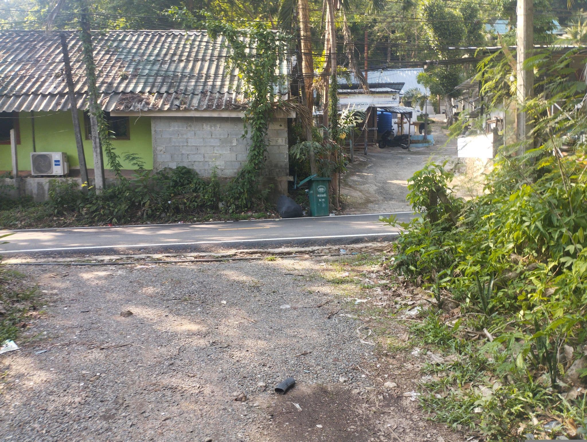 Street view near Fisherman Hill, Ko Chang