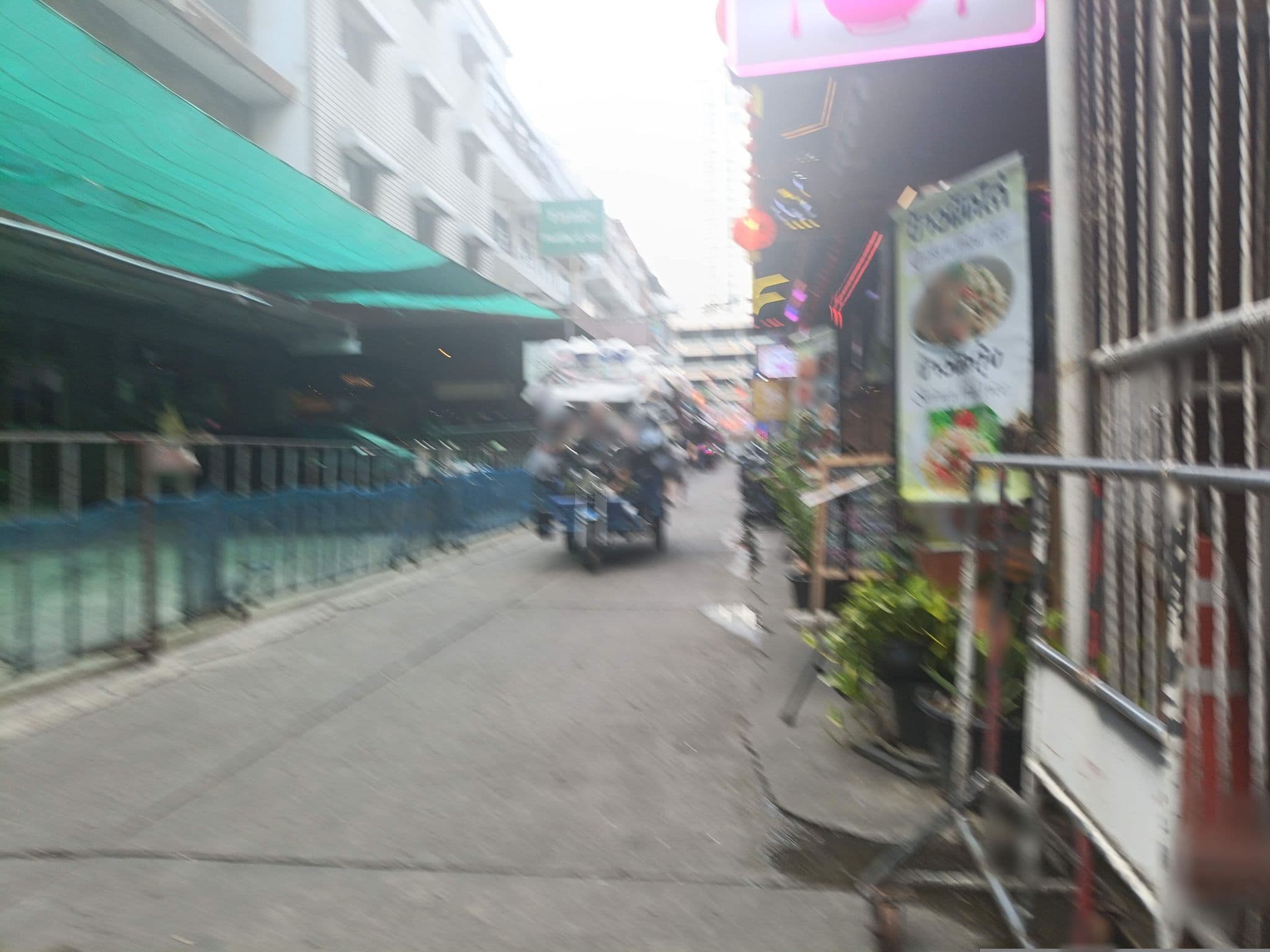 Street view near Aspira Sukhumvit, Makkasan