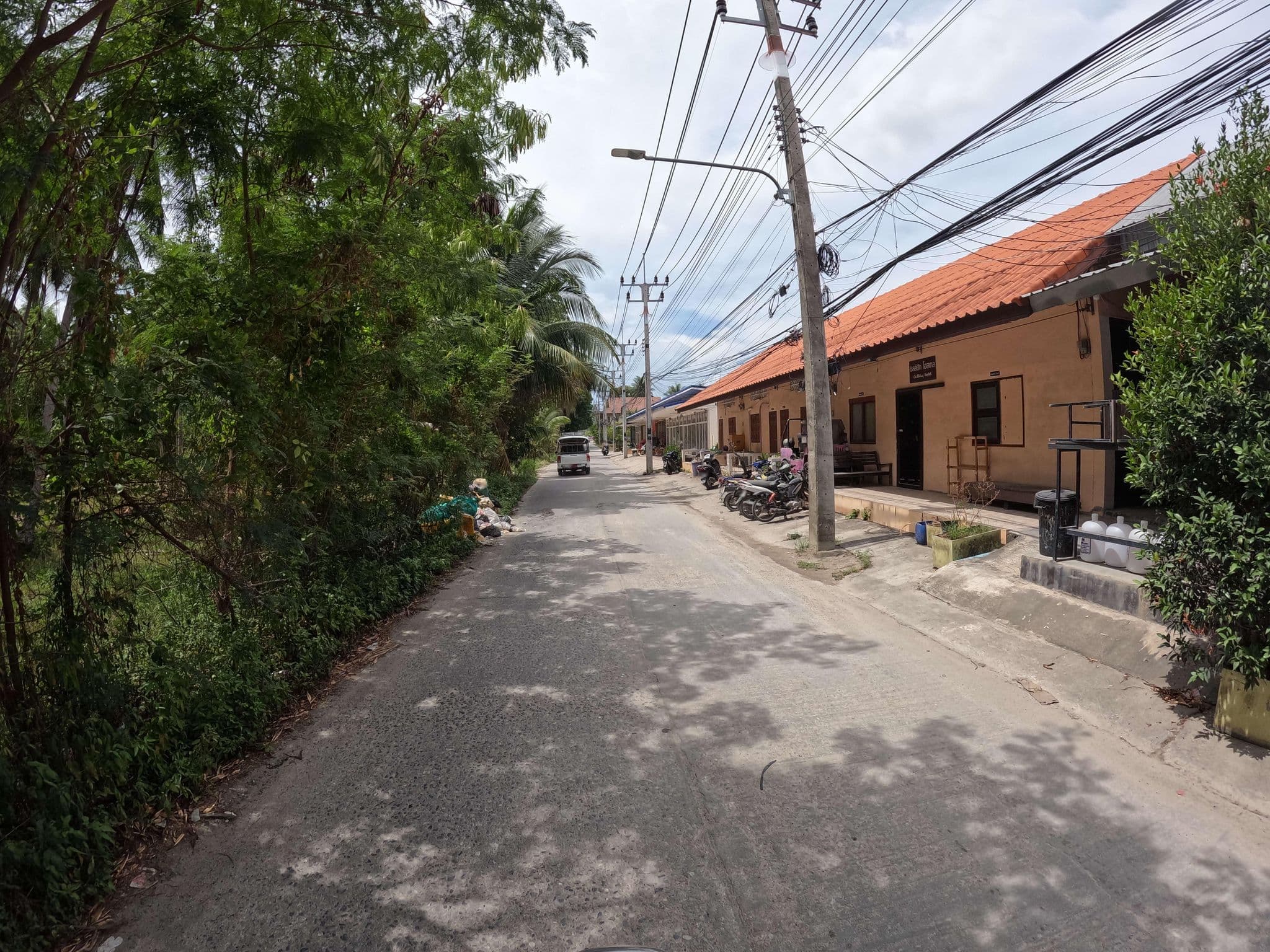 Street view near Relax Corner, Ko Pha Ngan