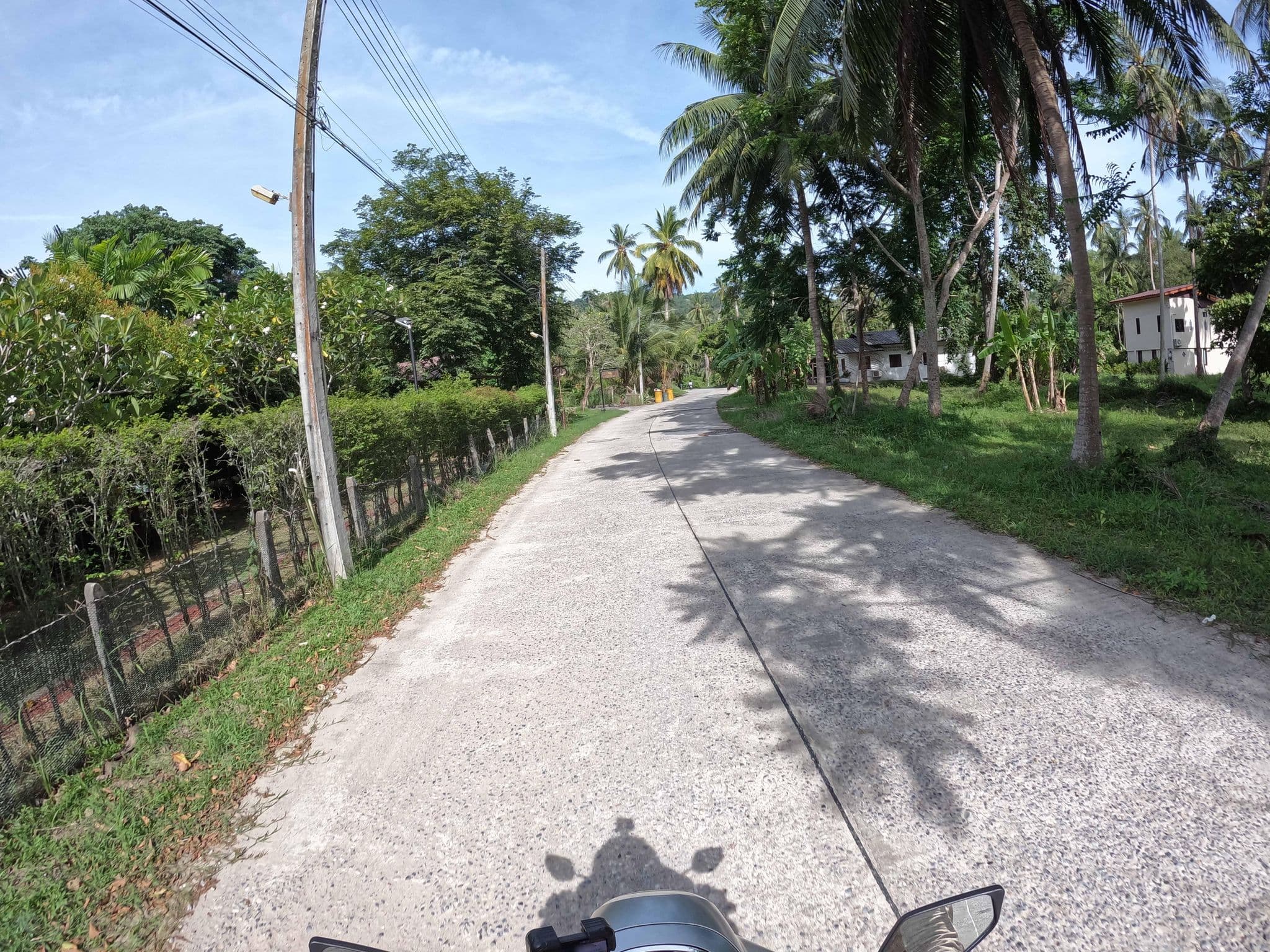 Street view near The Sweet Cottage, Ko Pha Ngan