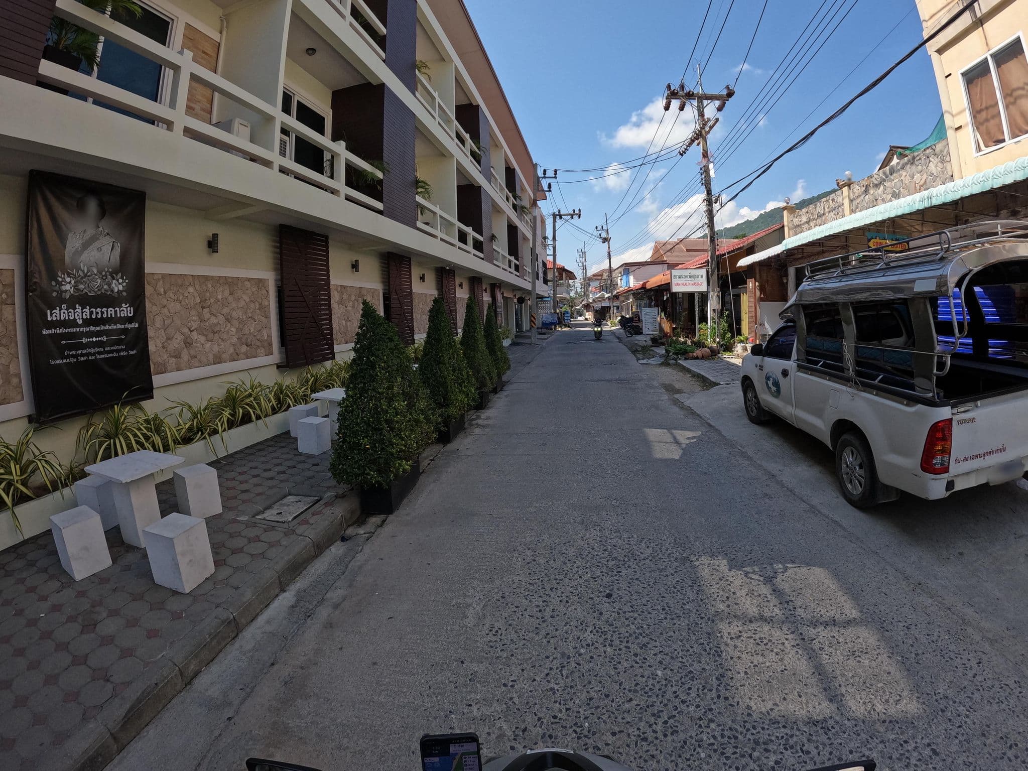 Street view near Mr. Black Resort, Ko Pha Ngan — © lucomsky (CC BY-SA · Mapillary)