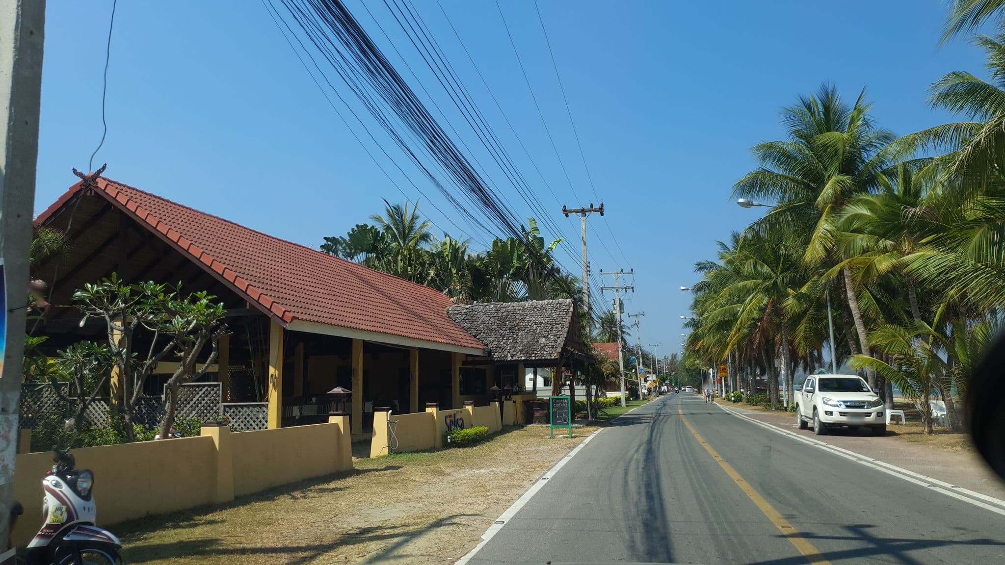 Street view near Terra Selisa, Sam Roi Yot — © jrcarlsen (CC BY-SA · Mapillary)