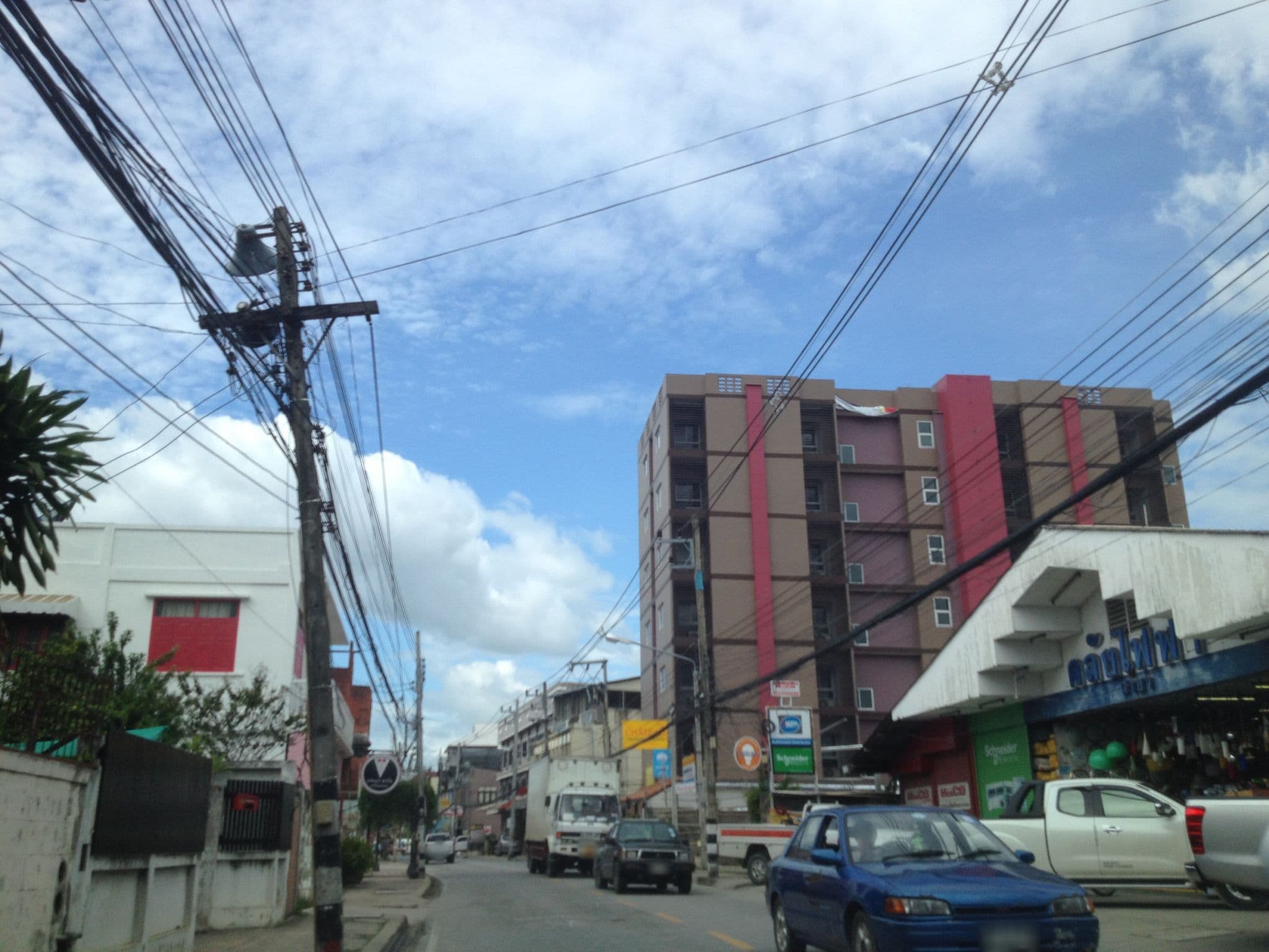 Street view near Wualai Hostel, Chiang Mai