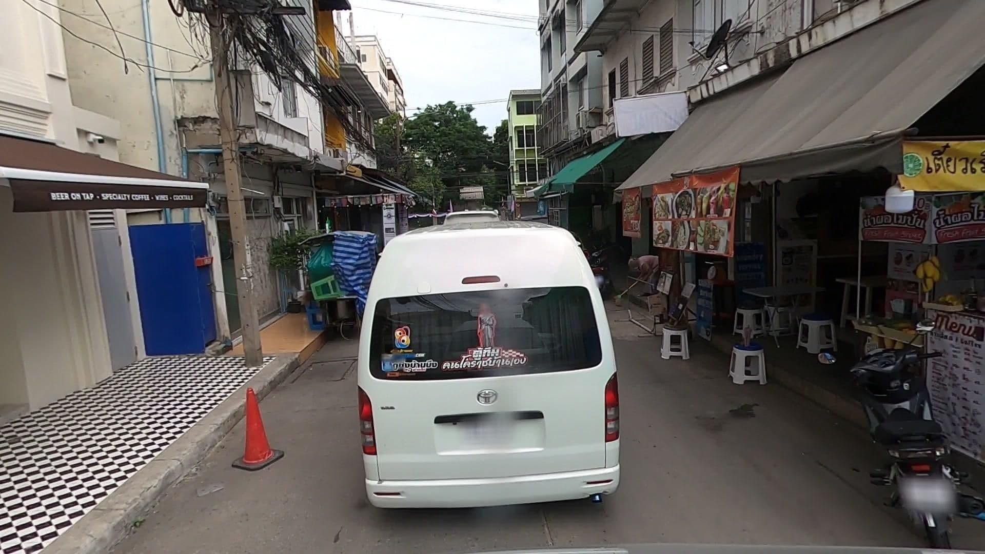 Street view near SS Hotel, Phra Nakhon