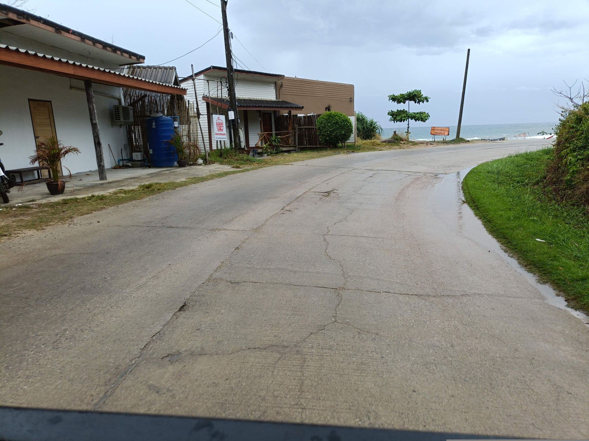 Street view near Family Beach Resort, Ko Lanta — © skillsy (CC BY-SA · Mapillary)