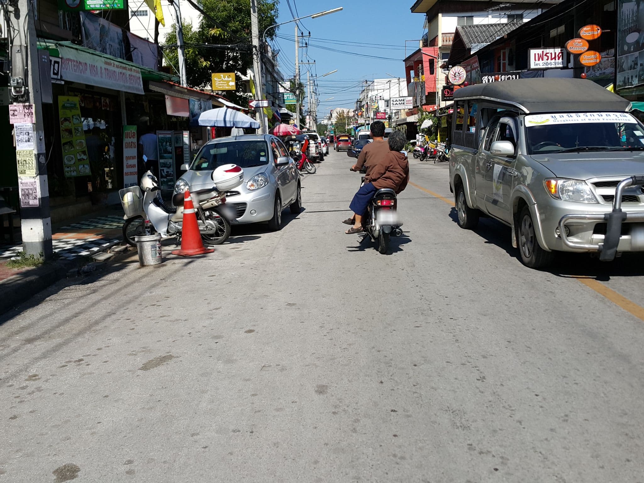 Street view near The Rodman Hotel, Chiang Mai — © jrcarlsen (CC BY-SA · Mapillary)