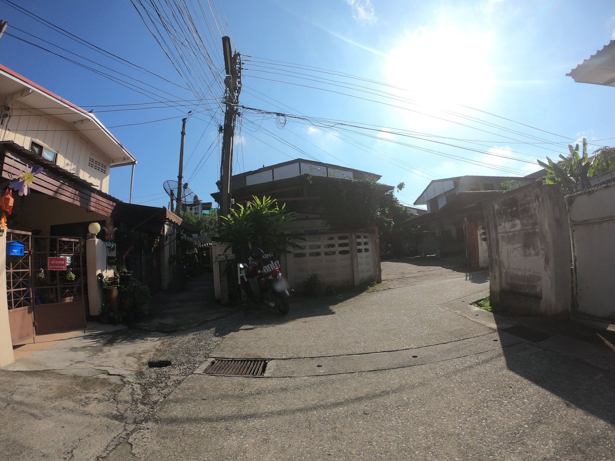 Street view near Twin House @ Tapae, Chiang Mai