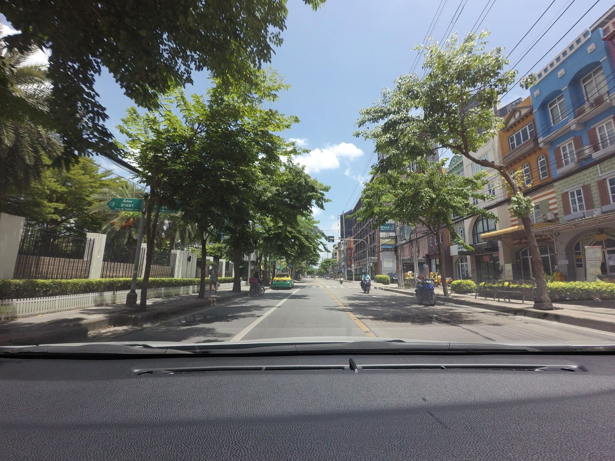 Street view near Hostel Rooms@Sukhumvit 101/1, Phra Khanong — © mishari (CC BY-SA · Mapillary)
