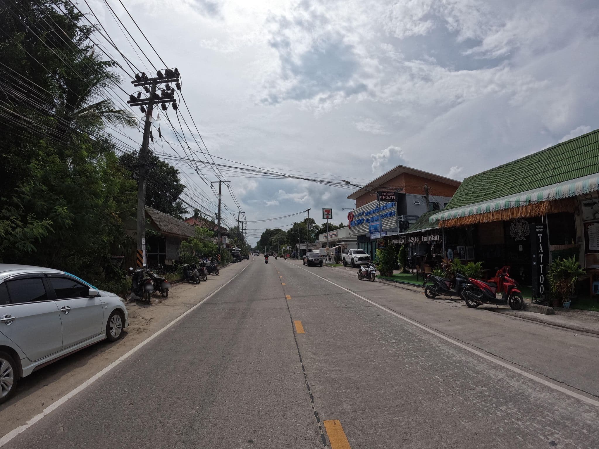 Street view near @HOsTEL PHANAGN, Ko Pha Ngan