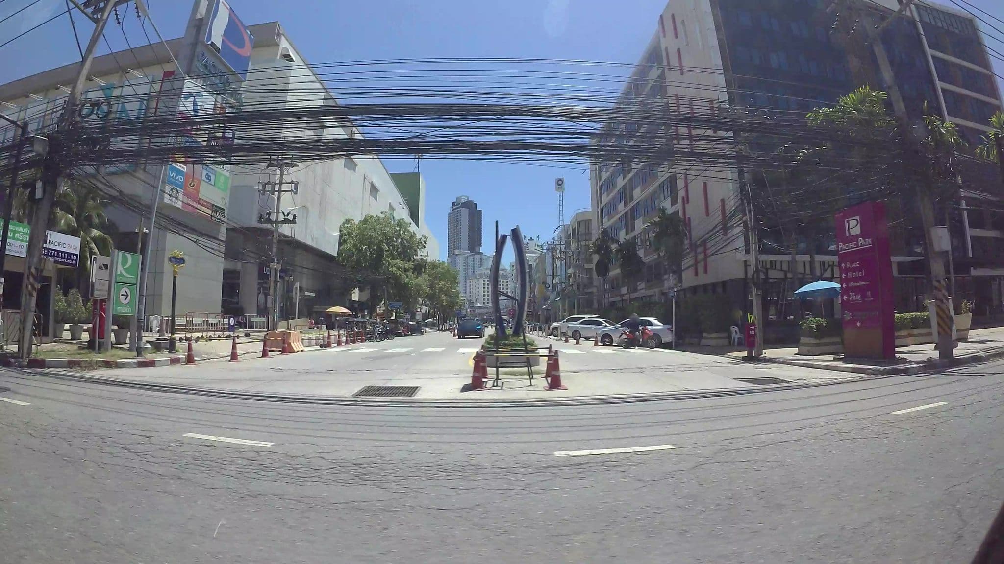 Street view near Pacific Park Hotel, Si Racha — © kaart_3 (CC BY-SA · Mapillary)