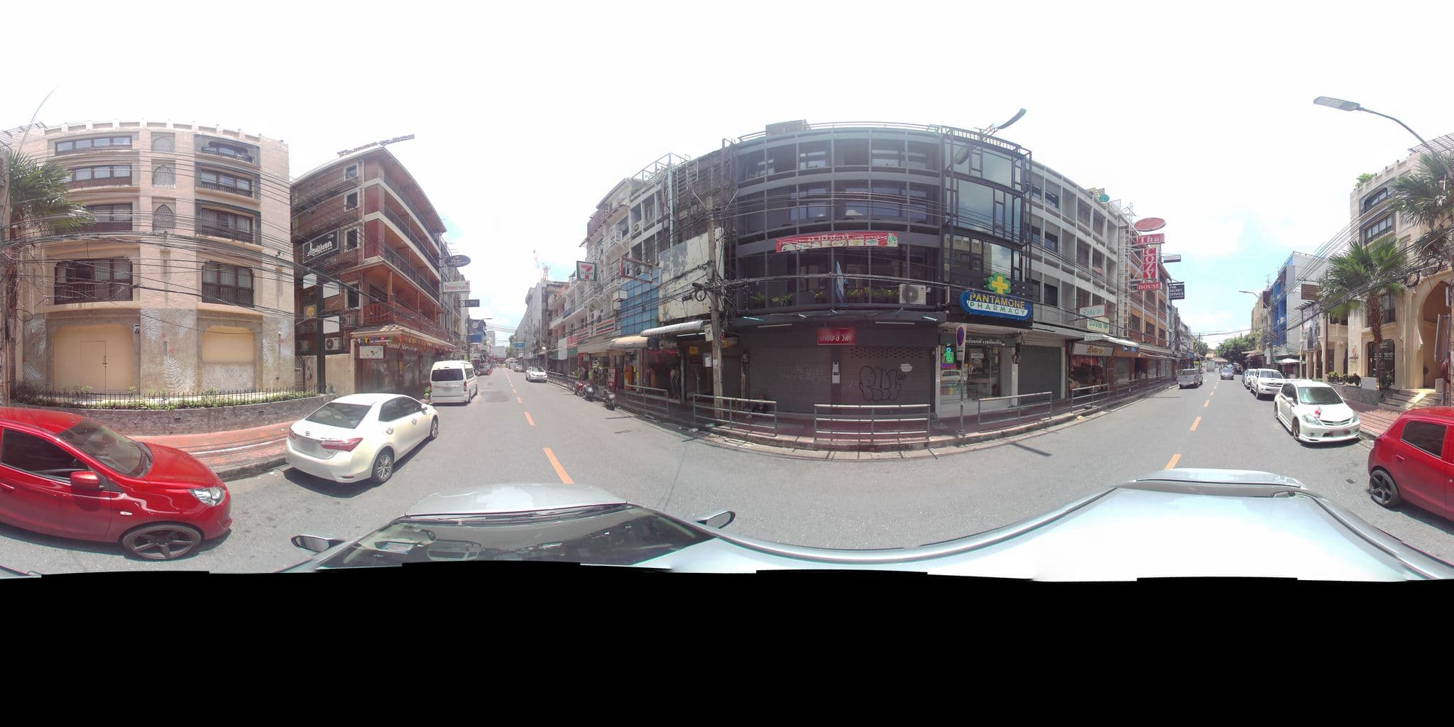 Street view near Tanee place, Phra Nakhon