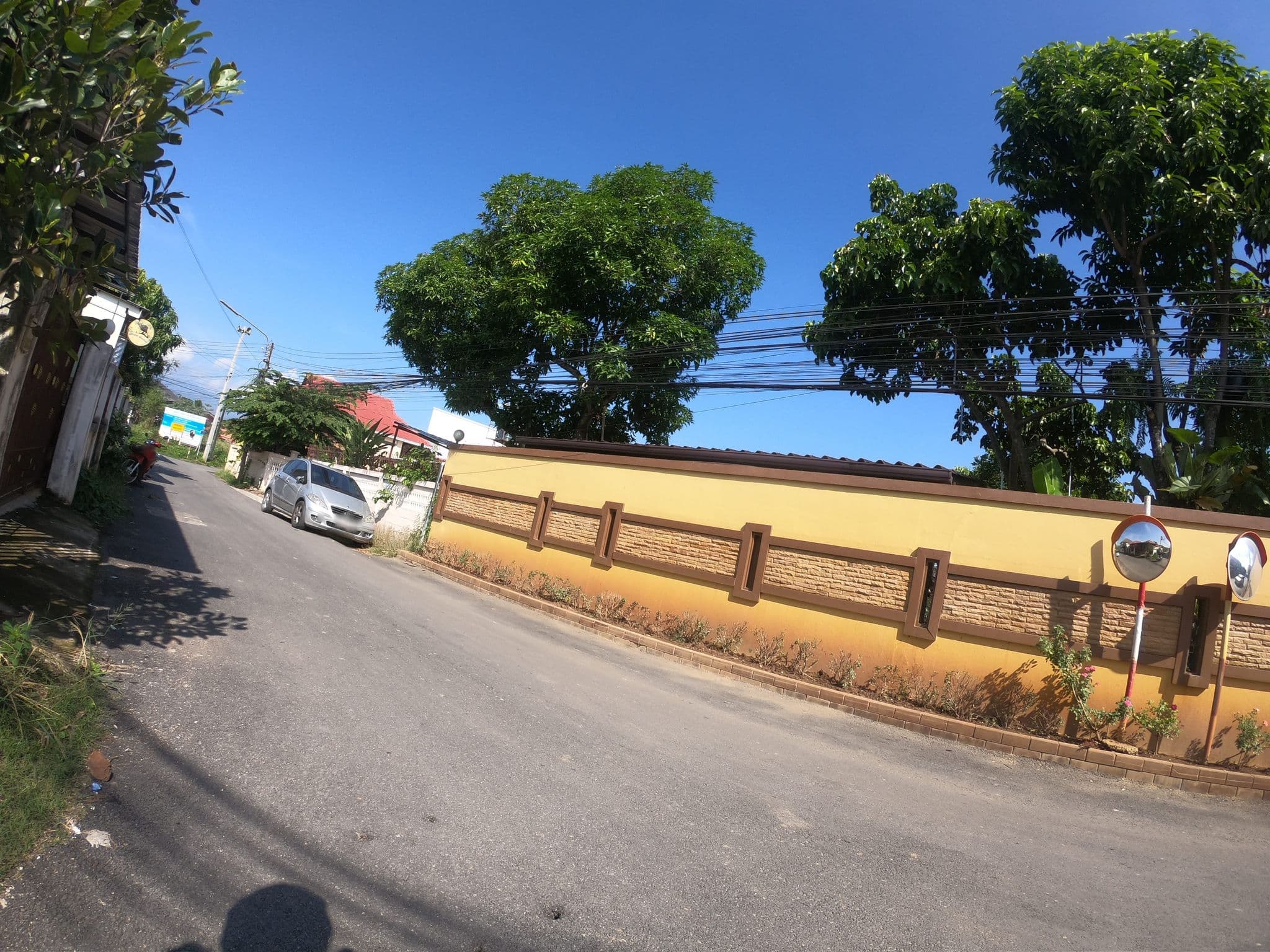 Street view near 42 Cafe & Resort, Chiang Mai