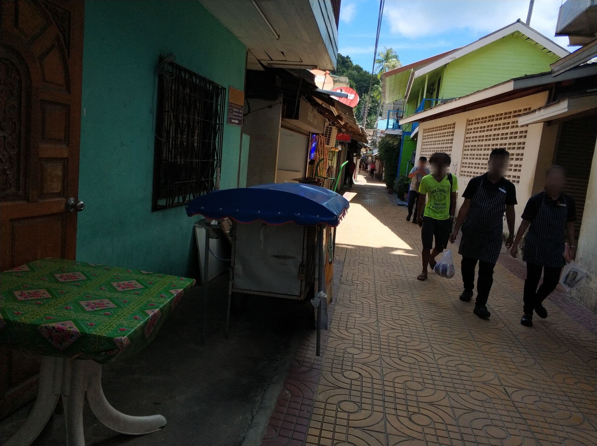 Street view near Marine House, Ban Phru Nai — © freddouhelk (CC BY-SA · Mapillary)