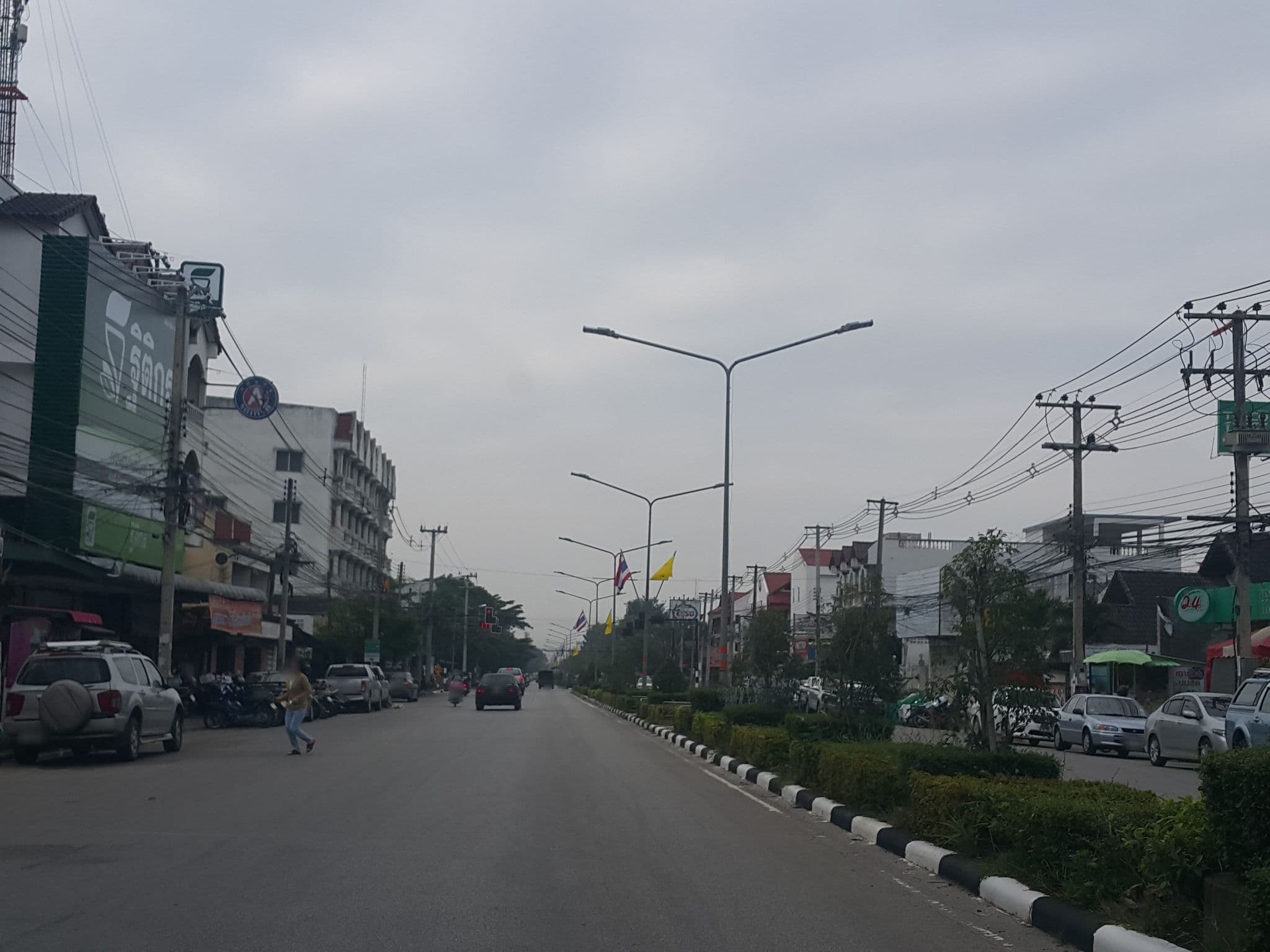 Street view near Regent Lodge Hotel, Lampang — © jrcarlsen (CC BY-SA · Mapillary)