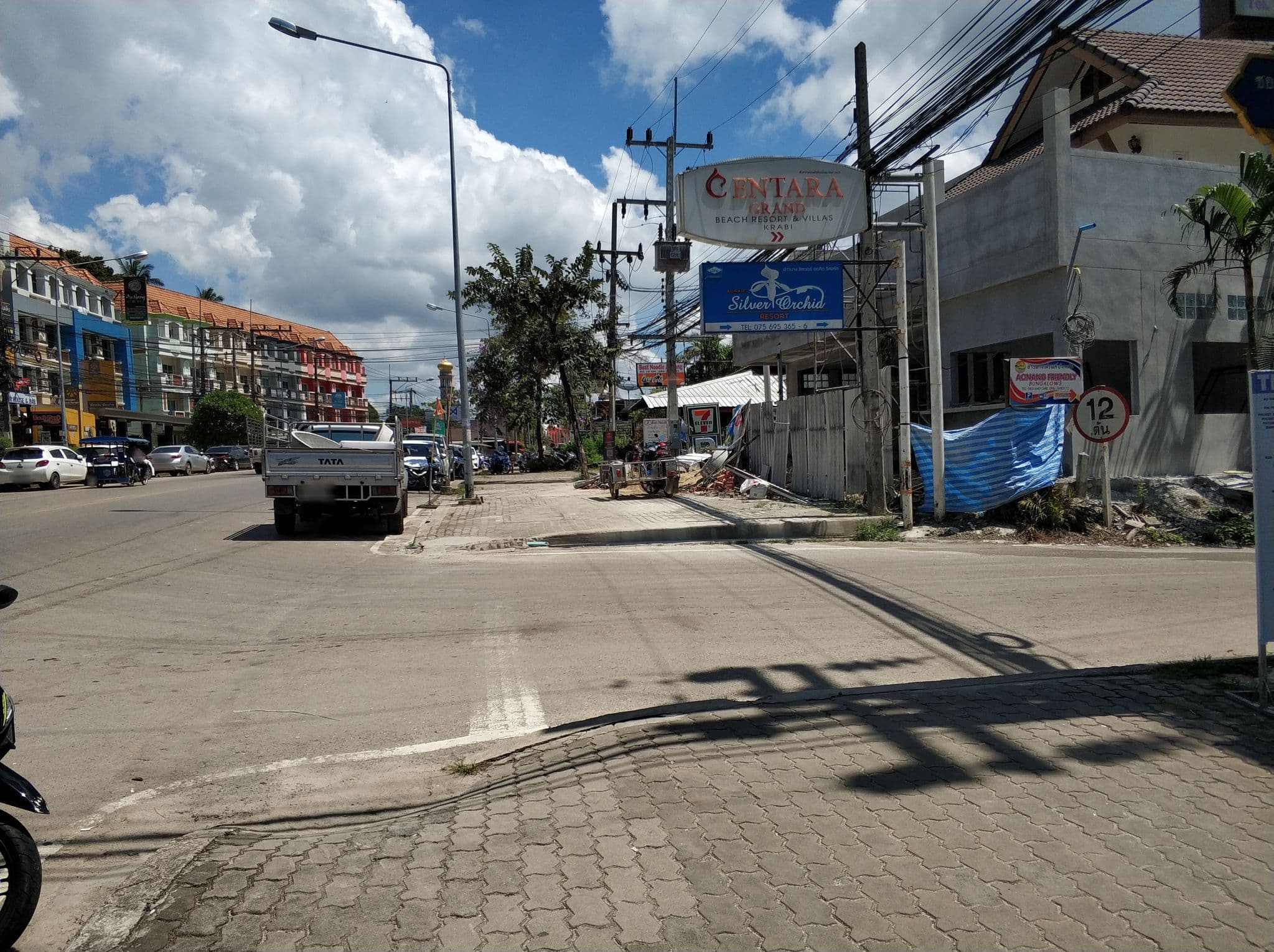 Street view near Monotel, Ban Ao Nang