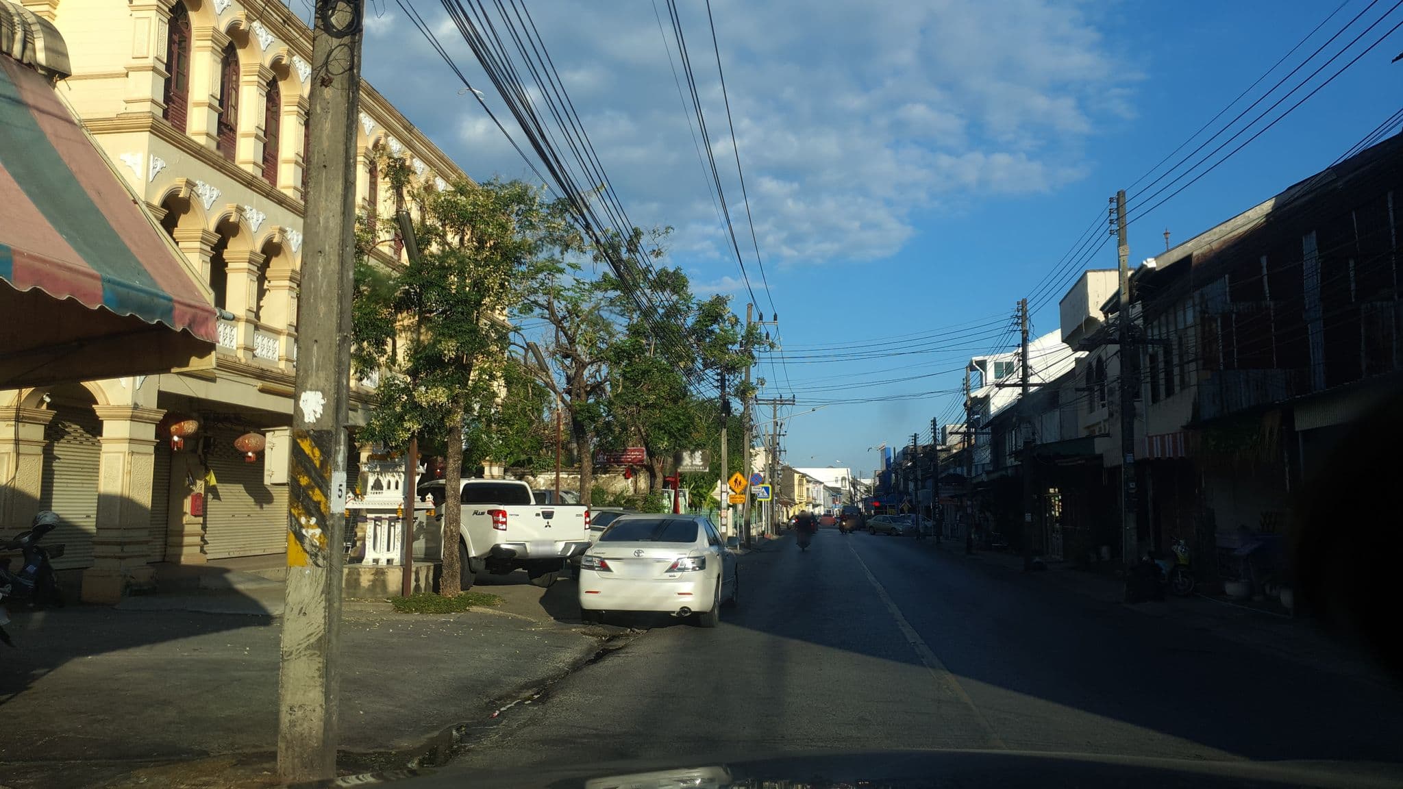 Street view near Yellow House Hostel, Ban Talat Nua — © jrcarlsen (CC BY-SA · Mapillary)