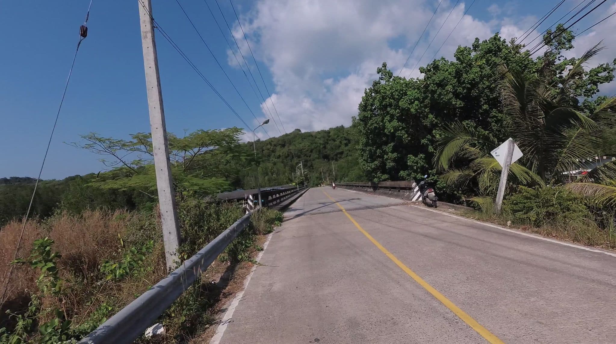 Street view near The Little White Bird Traveler Hostel, Ko Kood
