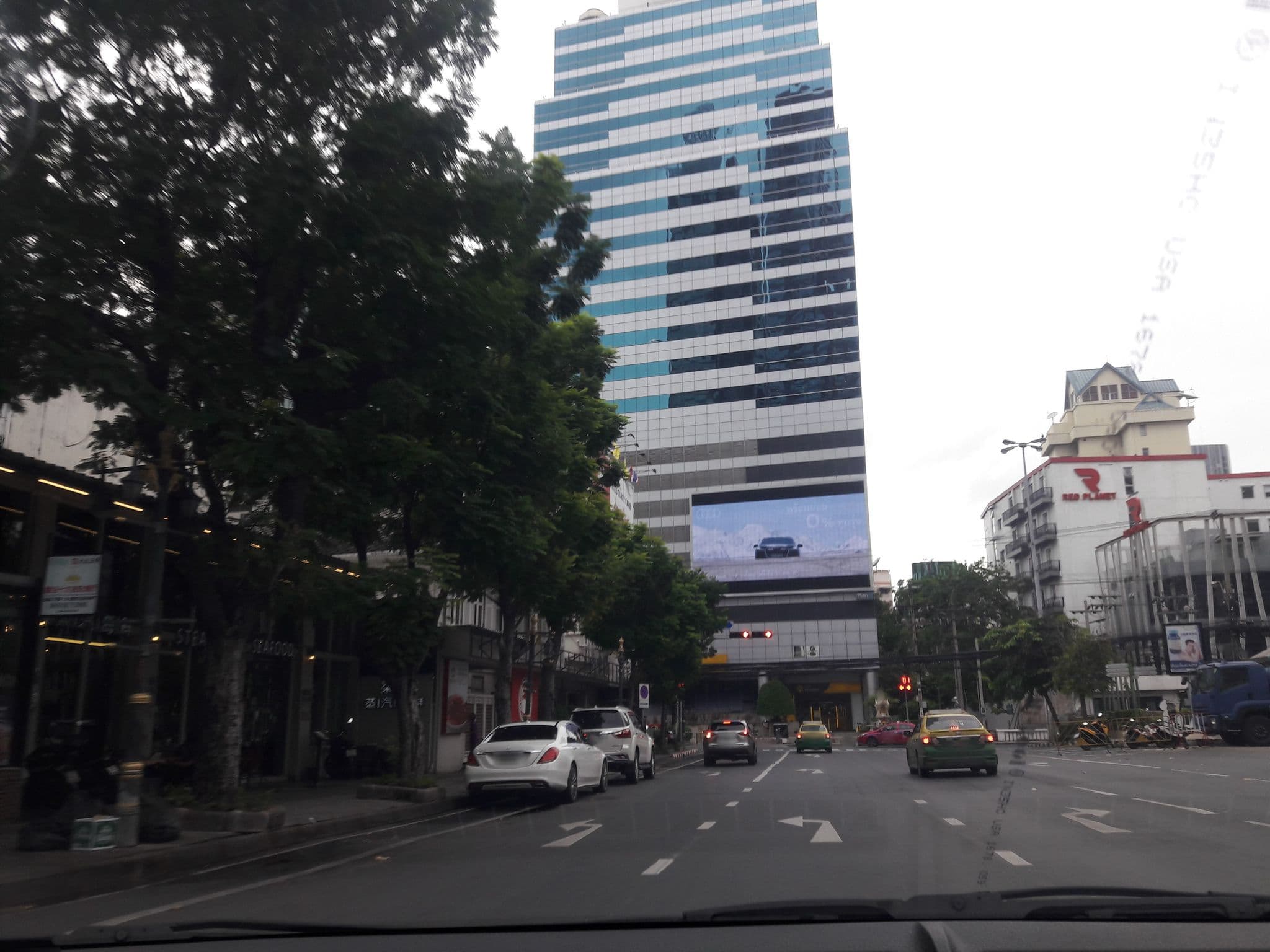Street view near The Chatbox Silom Hostel, Bang Rak