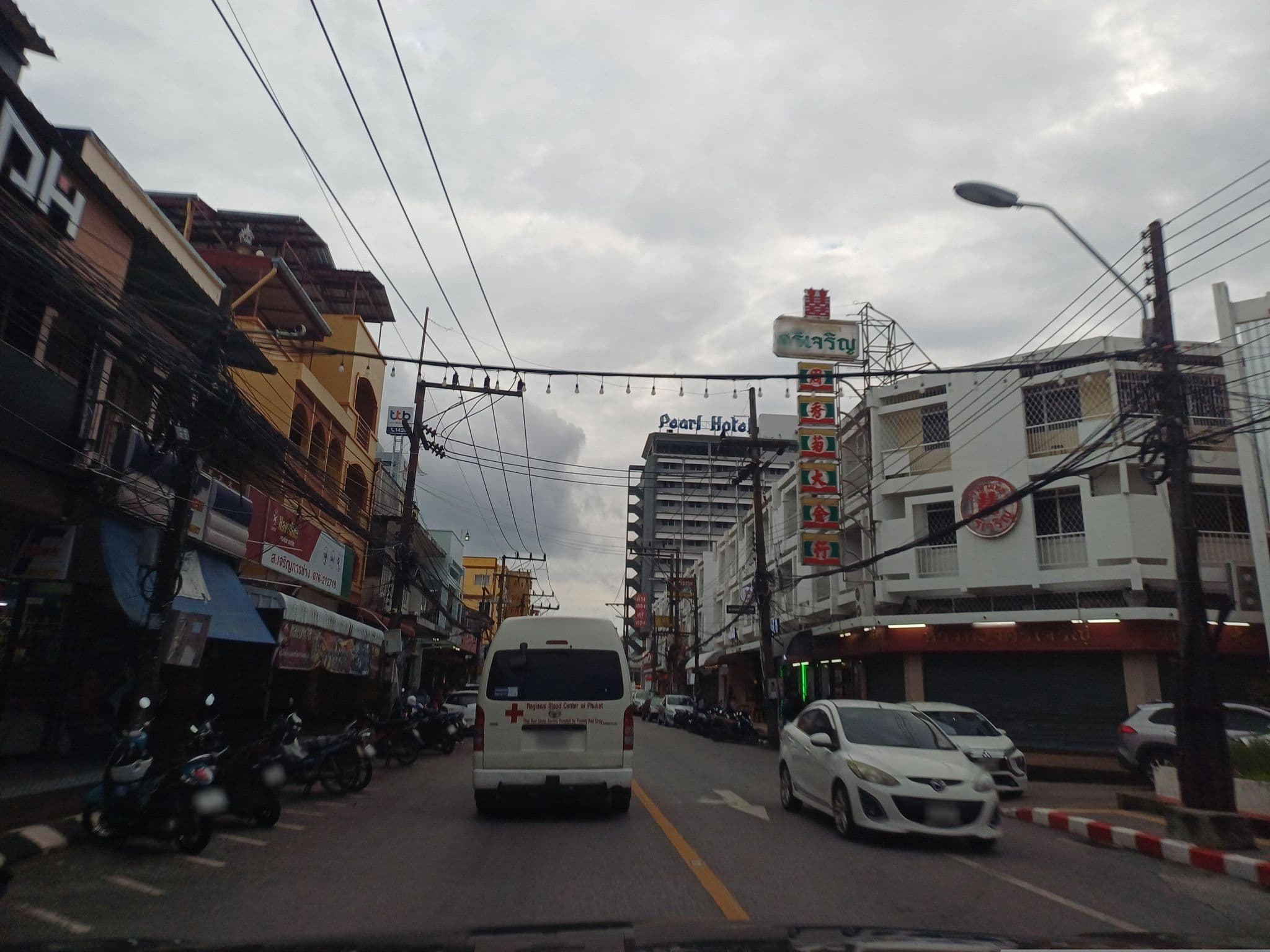 Street view near The Dorm Hostel, Ban Talat Yai — © EakMor (CC BY-SA · Mapillary)