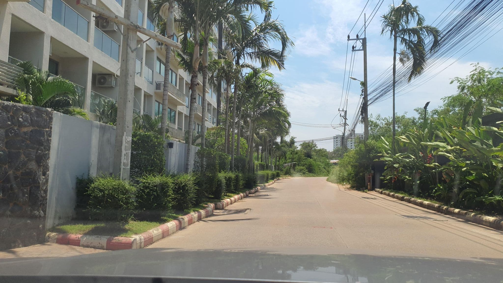 Street view near Laguna Beach Resort 3, Pattaya