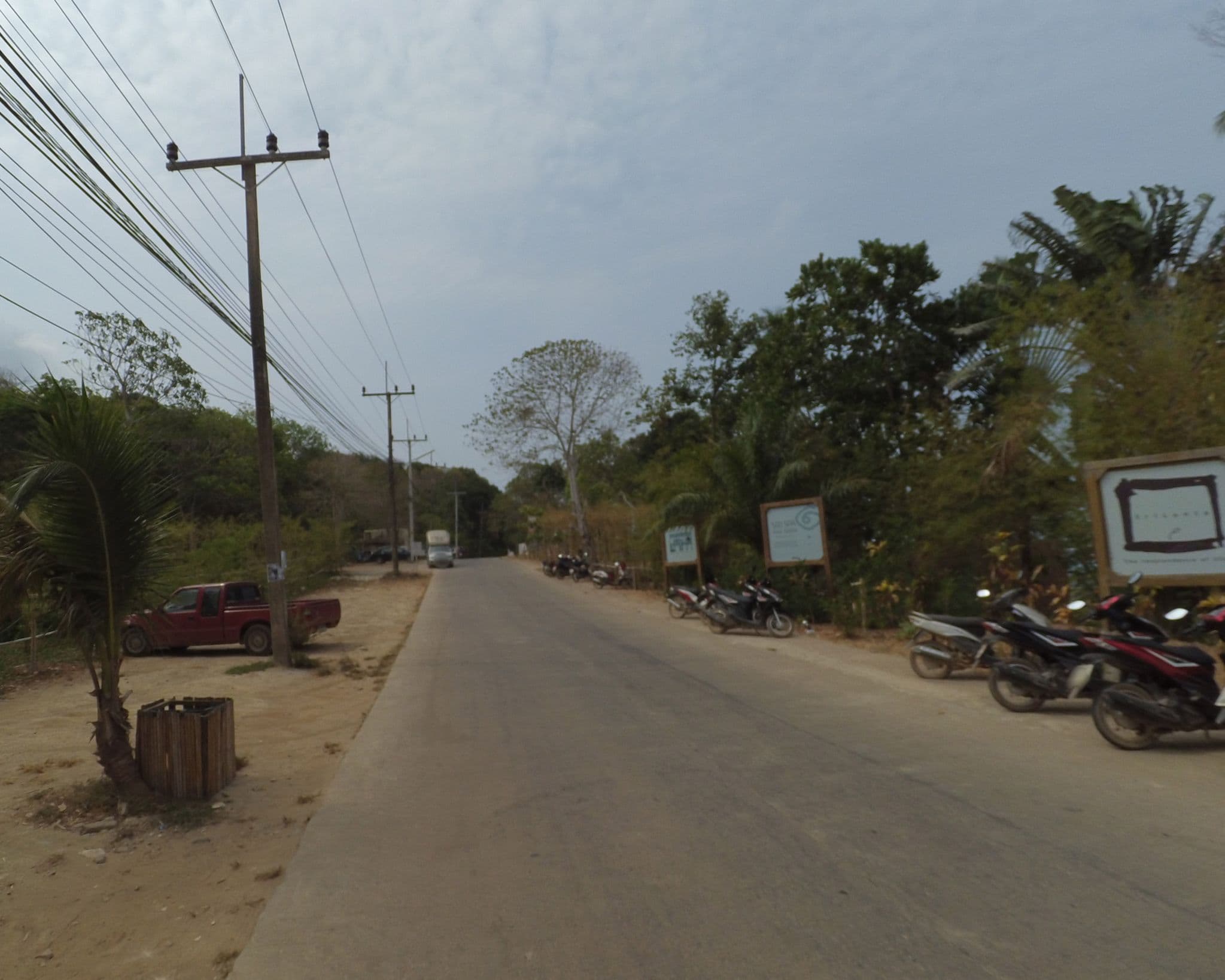 Street view near C Lanta hostel, Ko Lanta — © soesoe (CC BY-SA · Mapillary)