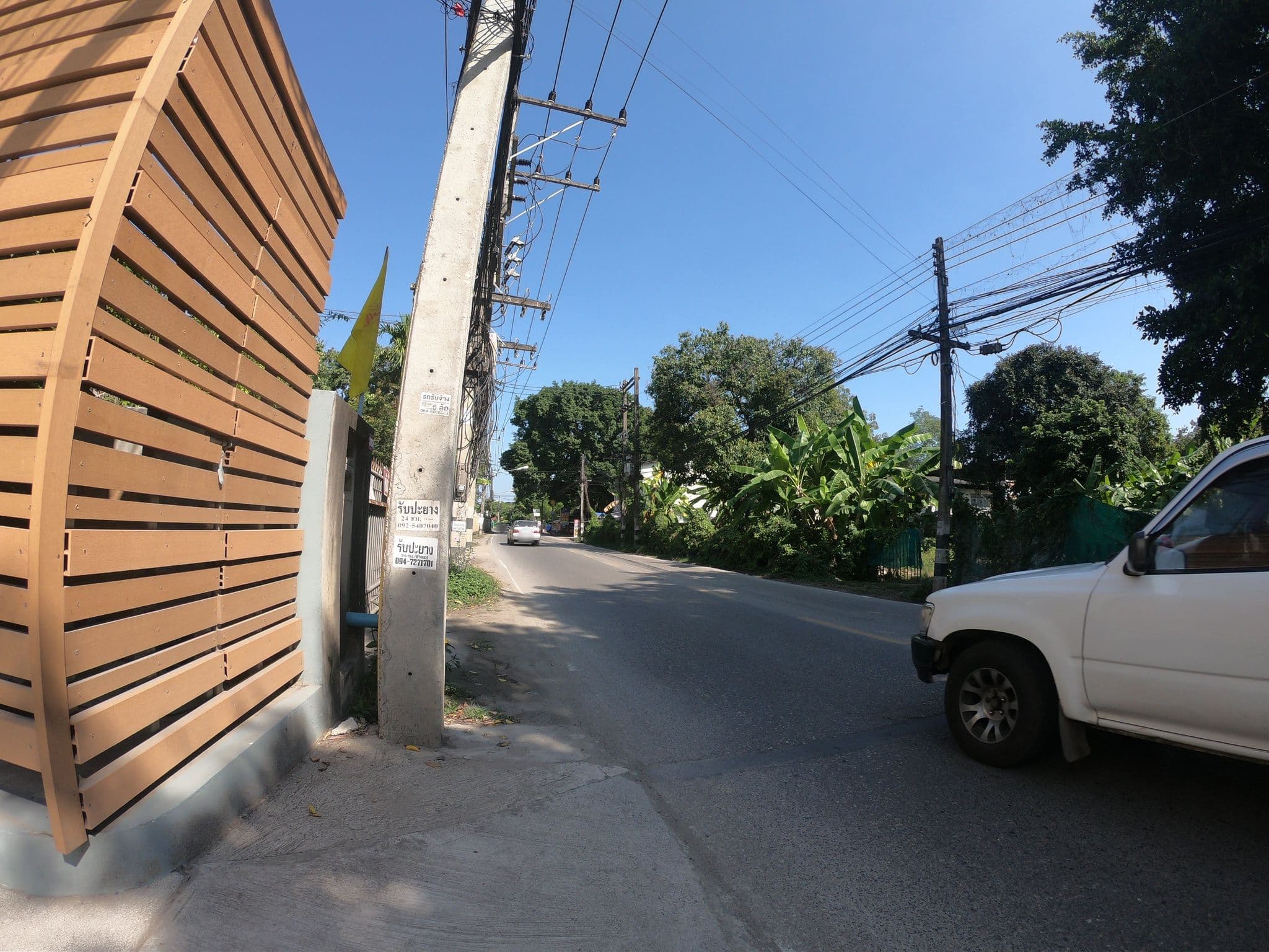 Street view near At Pingnakorn Riverside, Chiang Mai
