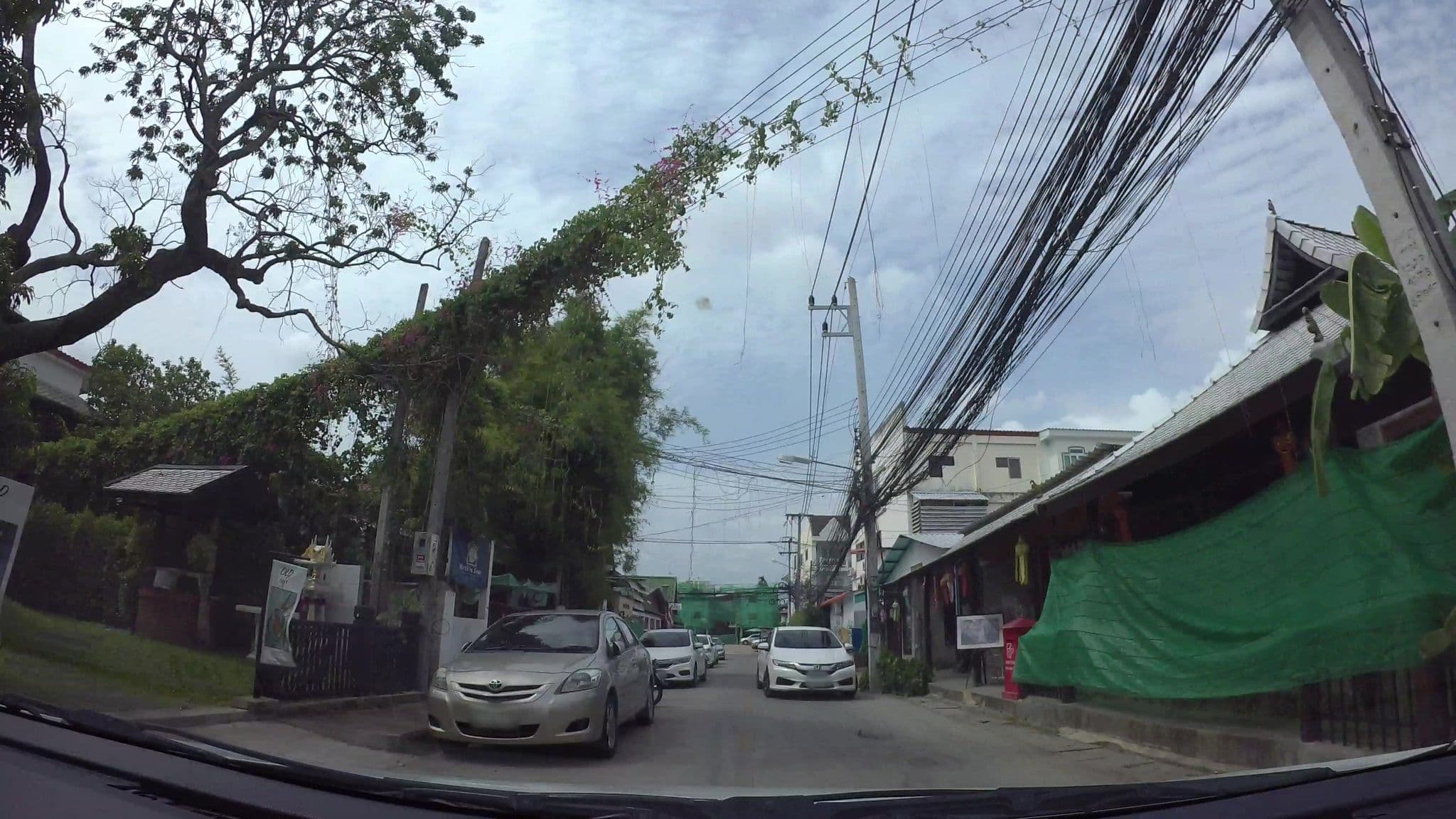 Street view near Siri Village Chiang Mai, Chiang Mai — © kaart_3 (CC BY-SA · Mapillary)