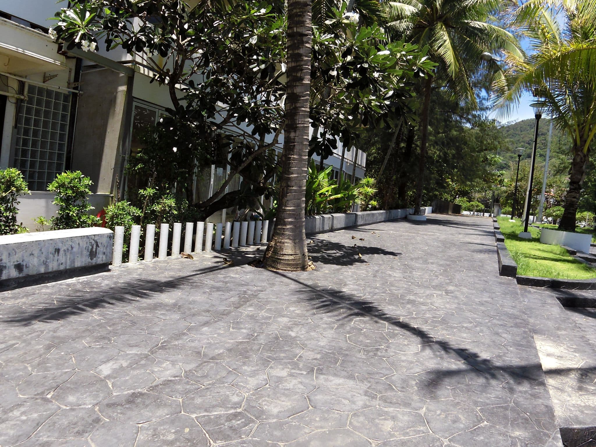Street view near In On The Beach, Ban Karon — © skillsy (CC BY-SA · Mapillary)