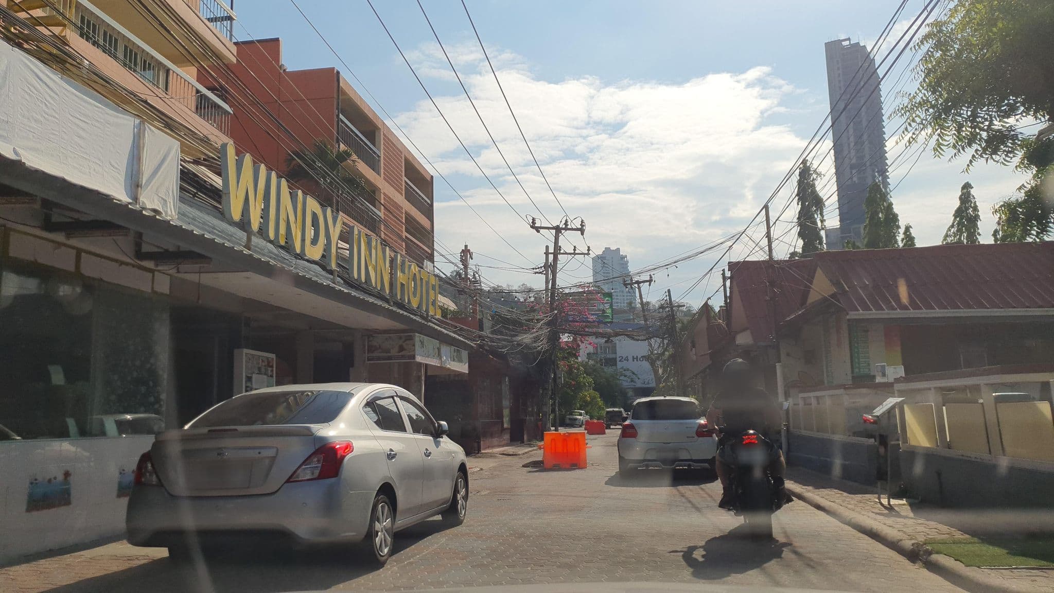 Street view near Le clair de lune, Pattaya