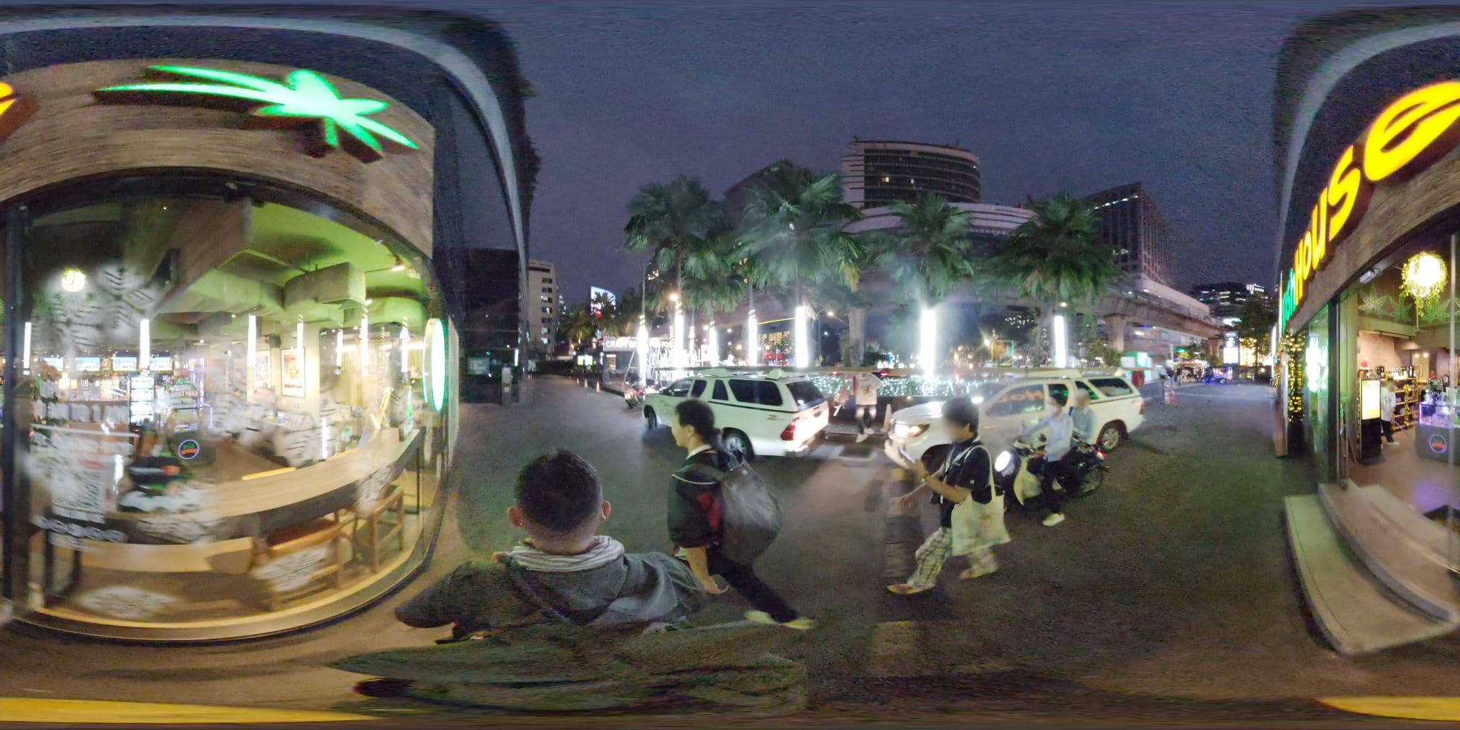 Street view near Holiday Inn Bangkok Sukhumvit, Watthana