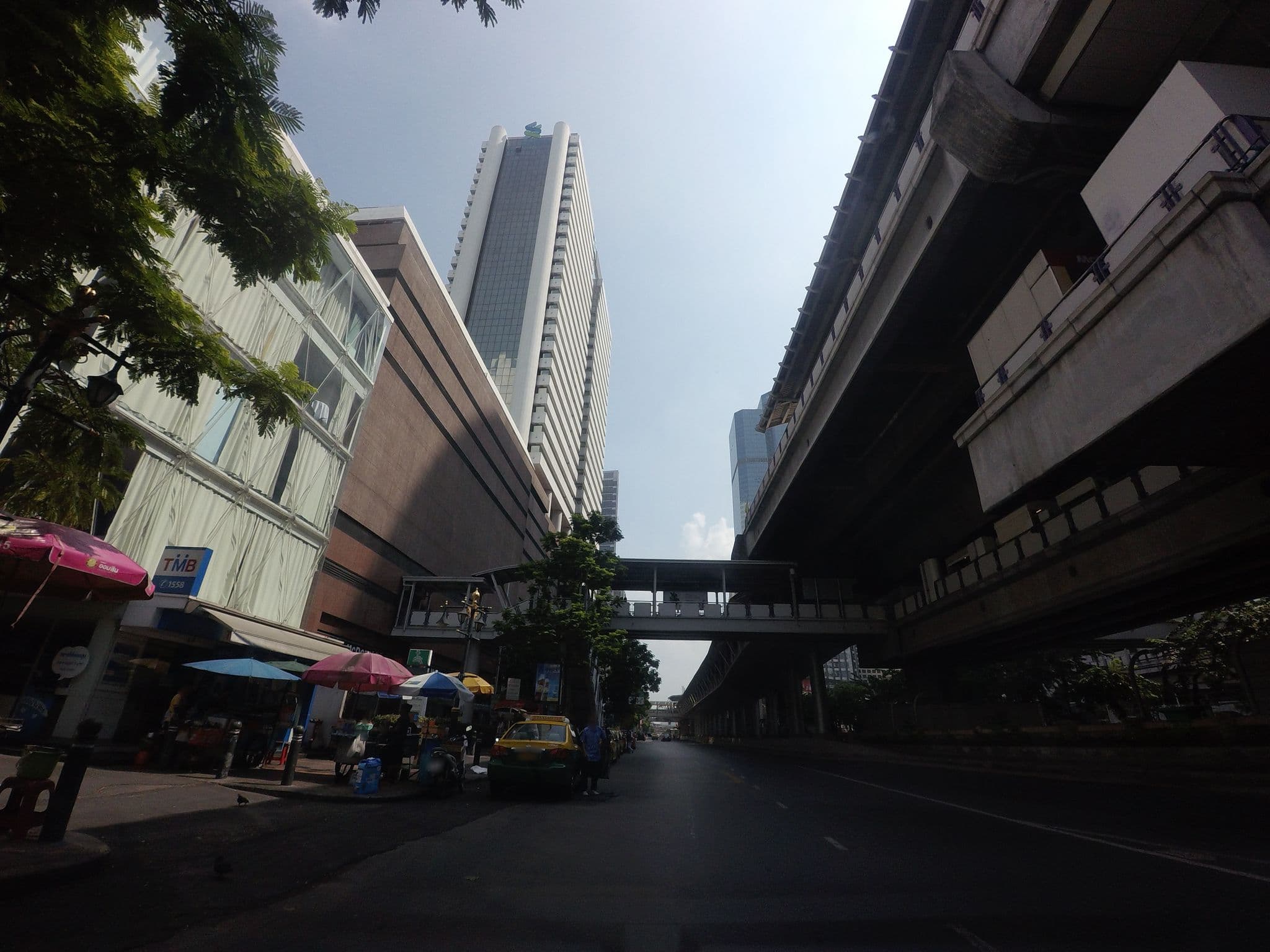 Street view near I Residence Hotel Silom, Bang Rak — © mishari (CC BY-SA · Mapillary)