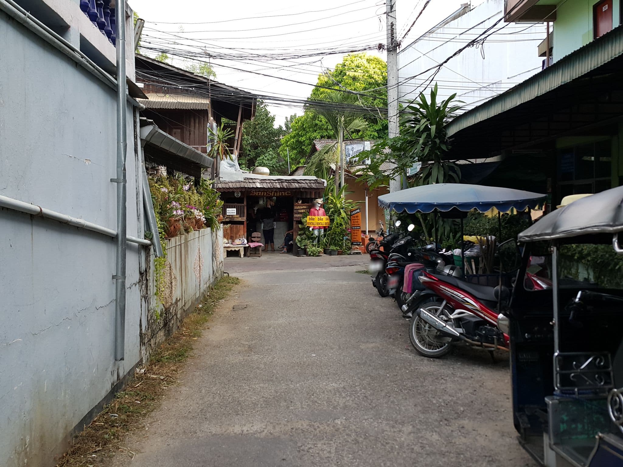 Street view near All in 1 Guest House, Chiang Mai