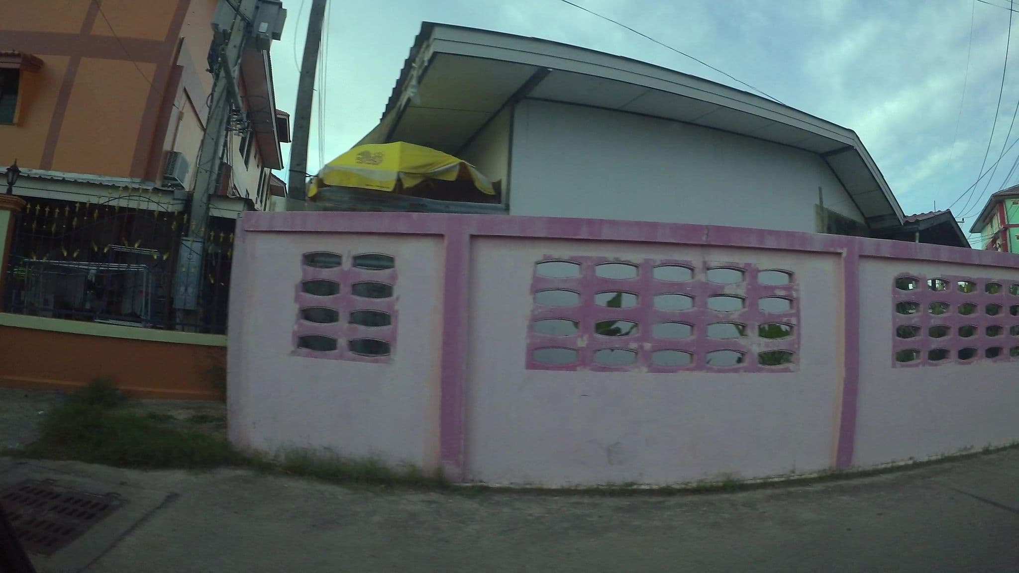 Street view near OdomDeeDen Apartment, Pattaya