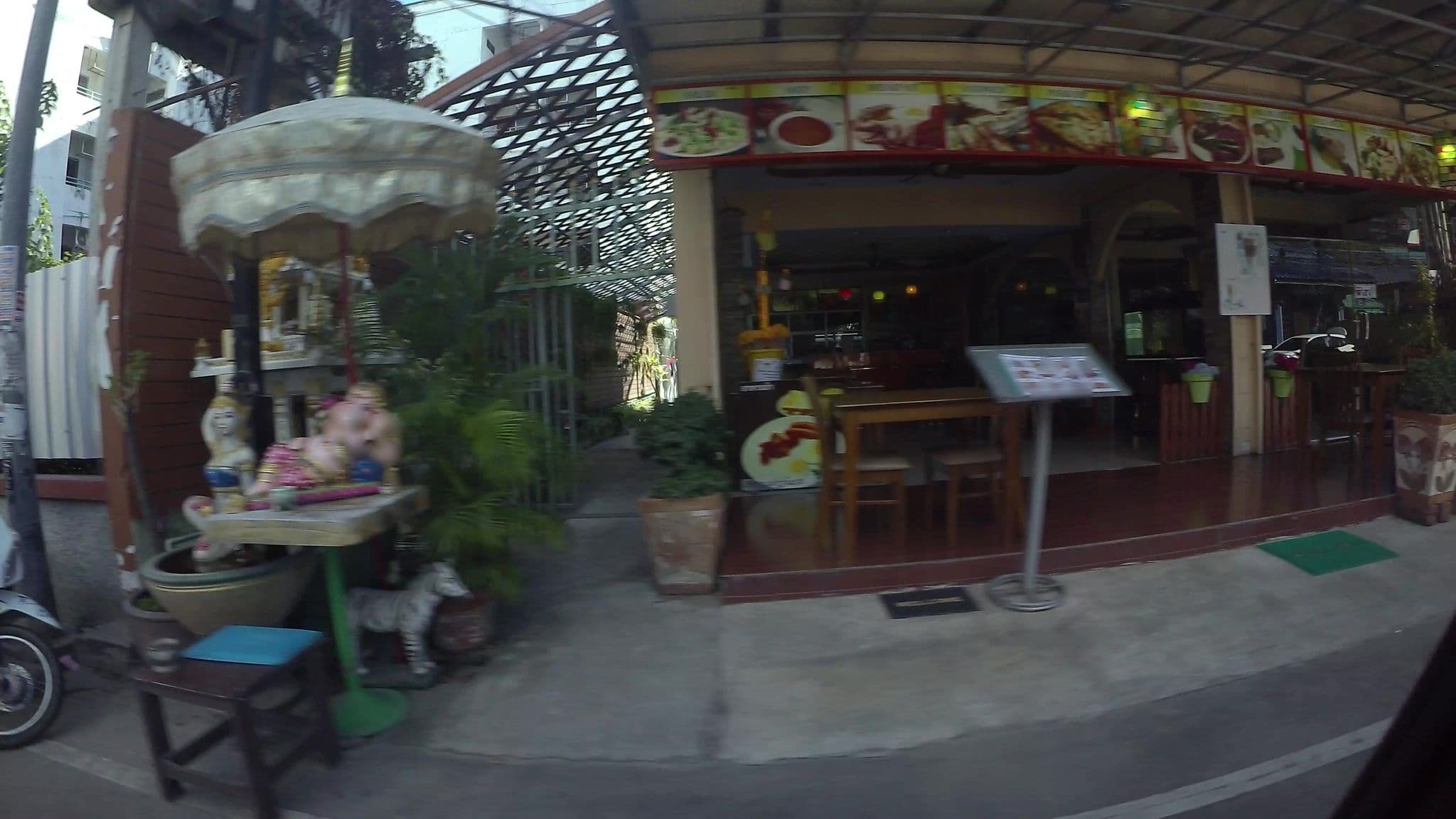 Street view near Rainbow House, Pattaya